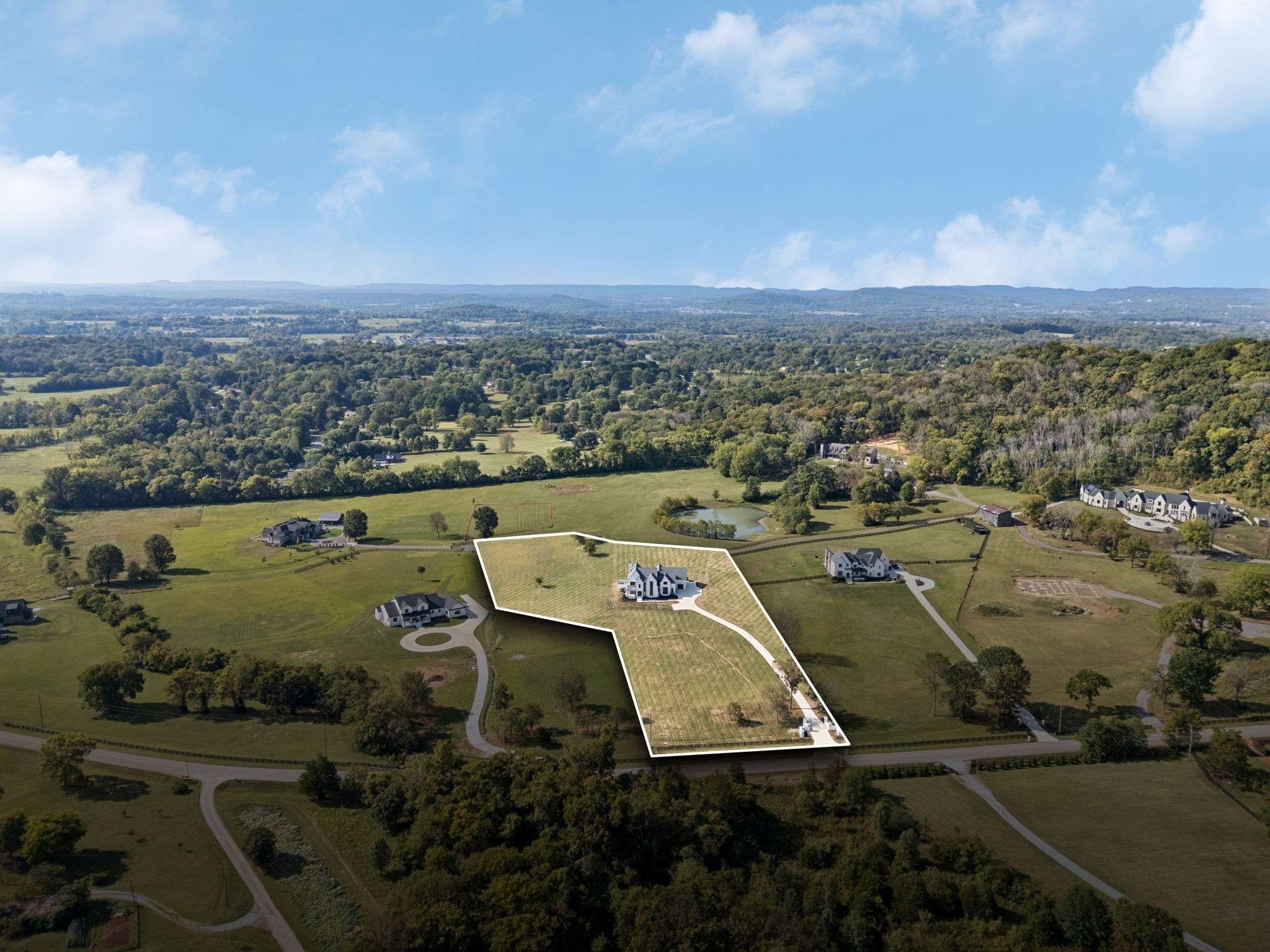 2245 Skinner Rd, Arrington, TN 37014