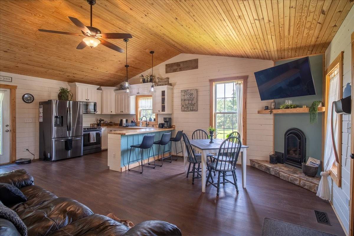 620 Kimmins St, Hohenwald, TN 38462