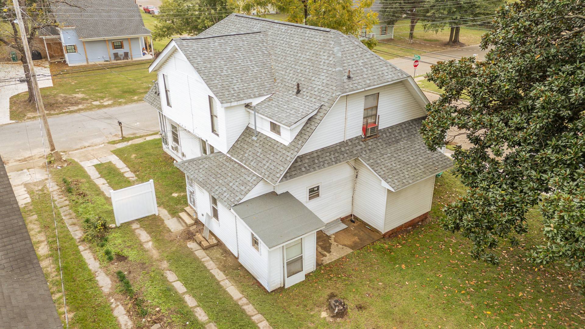 201 Fairgrounds St #N, Jackson, TN 38301