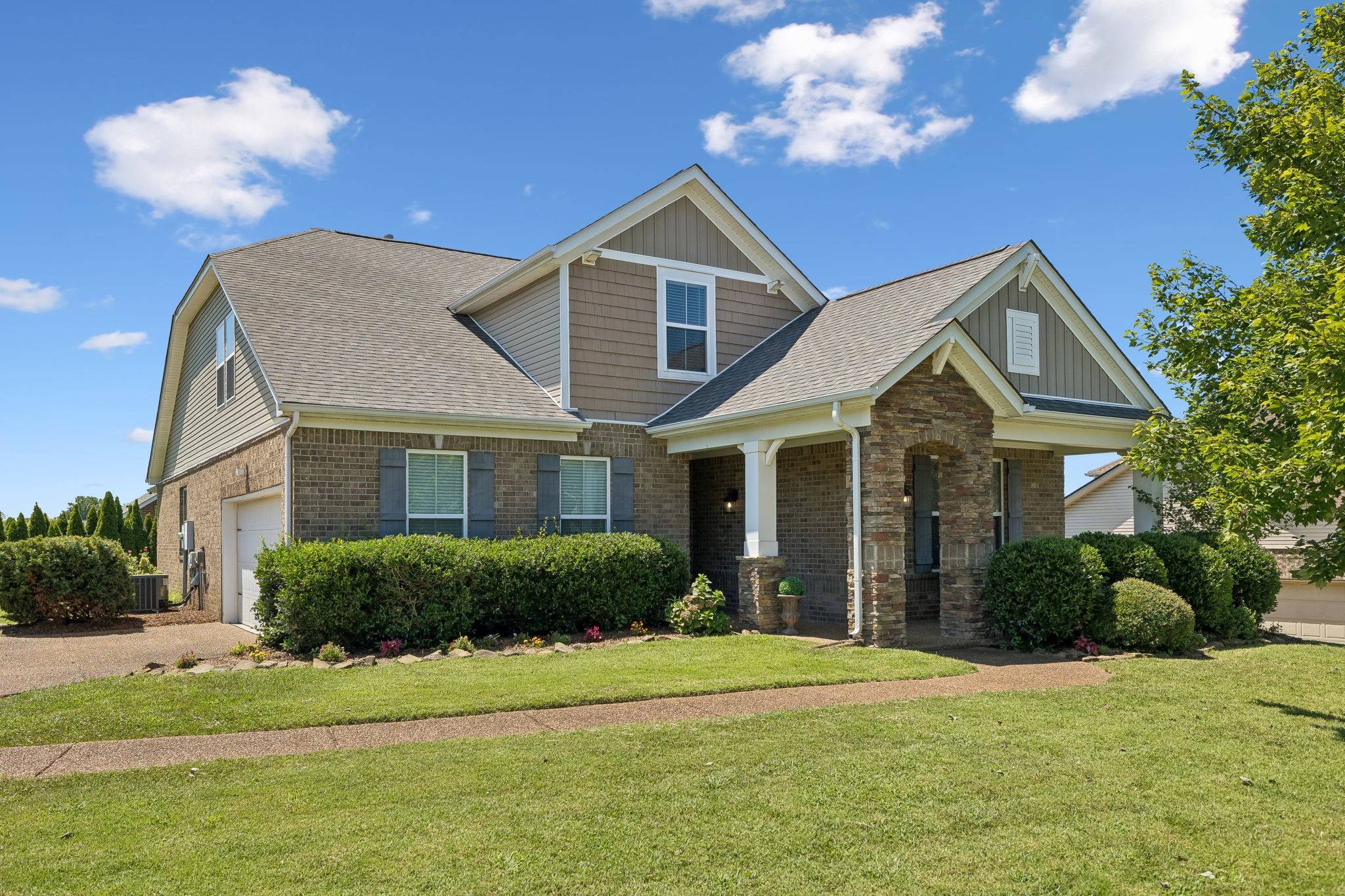 2293 Dewey Dr, Spring Hill, TN 37174