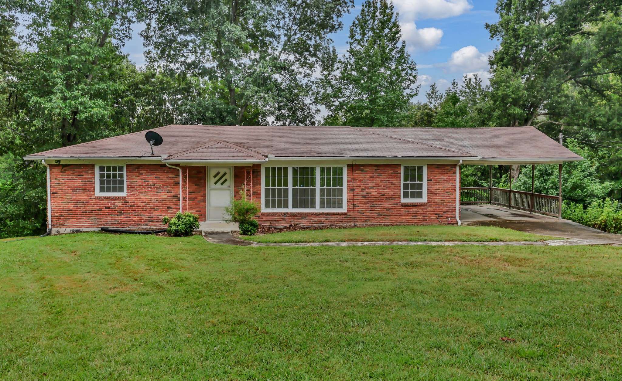 2064 Lintwood Dr, Clarksville, TN 37042