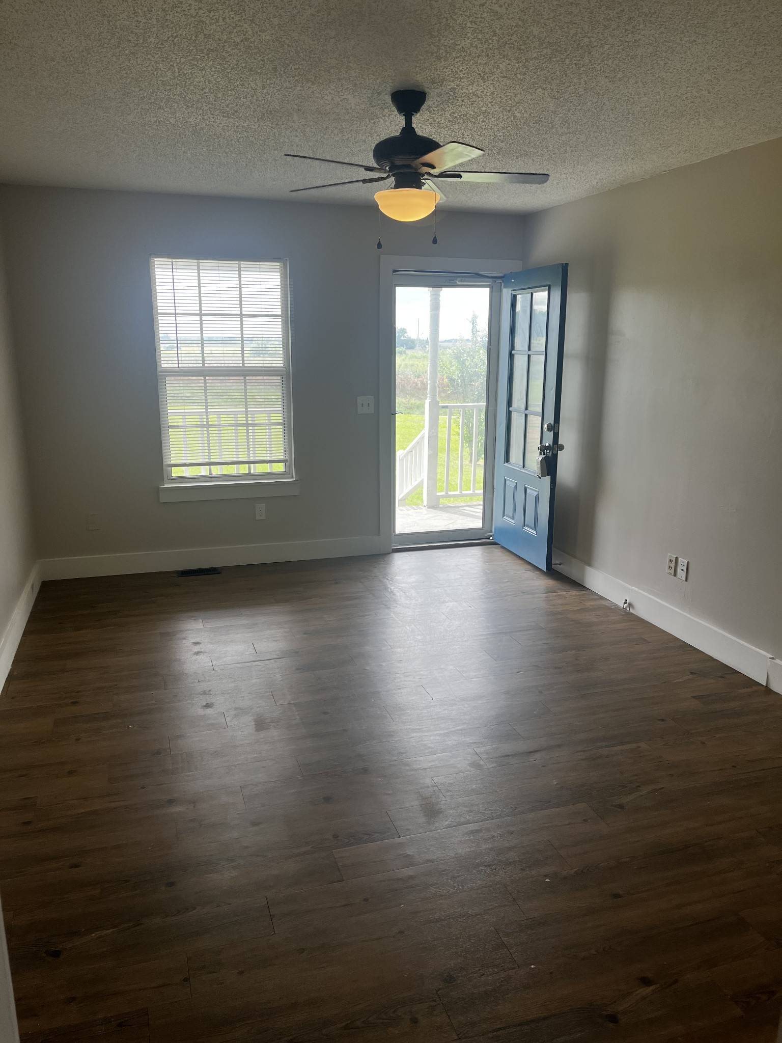 1822 Carneal Ln, Oak Grove, KY 42262