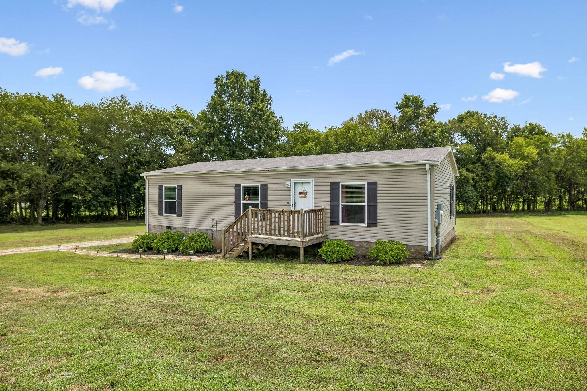 67 Duncan Rd, Hartsville, TN 37074