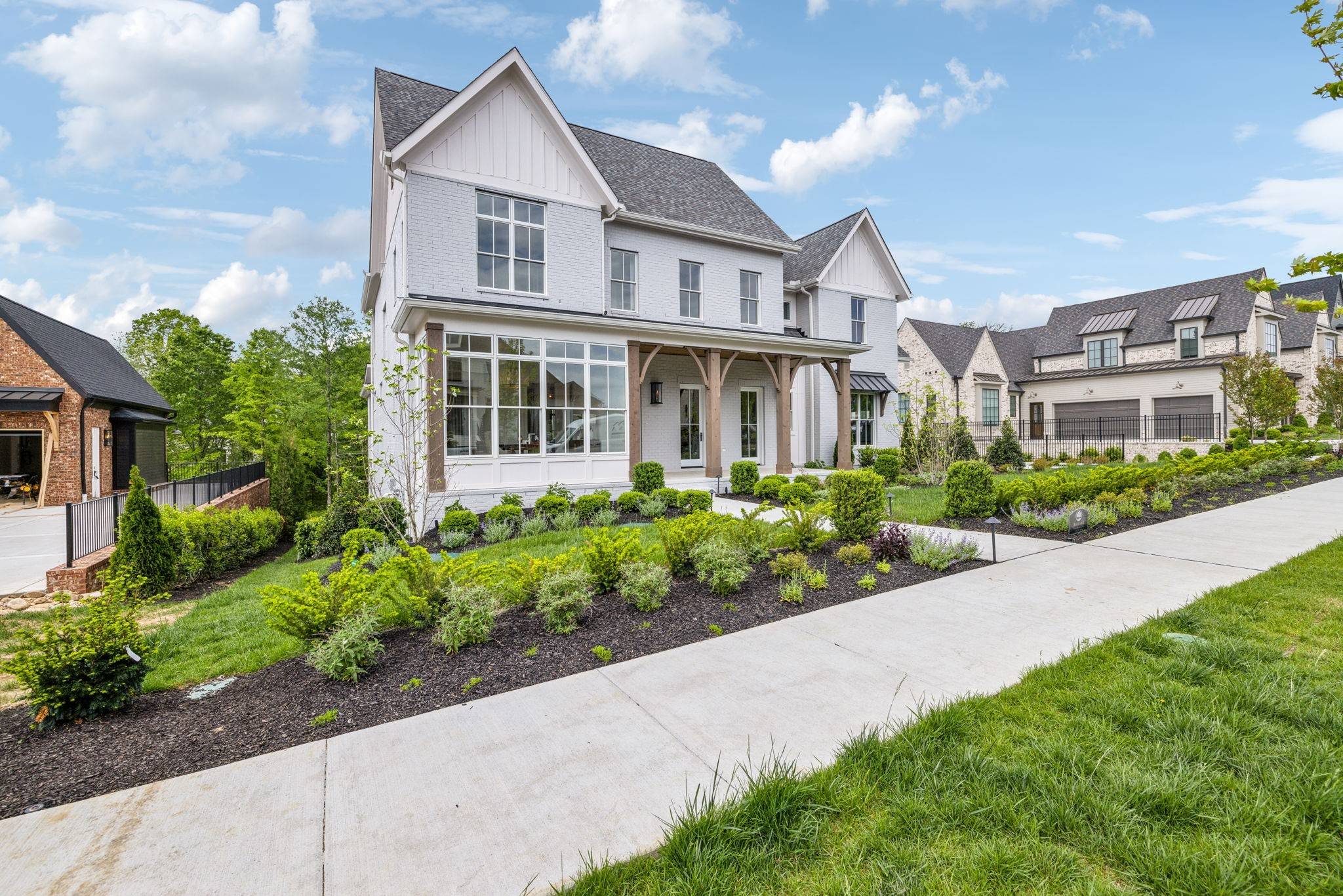 8876 Edgecomb Dr, College Grove, TN 37046