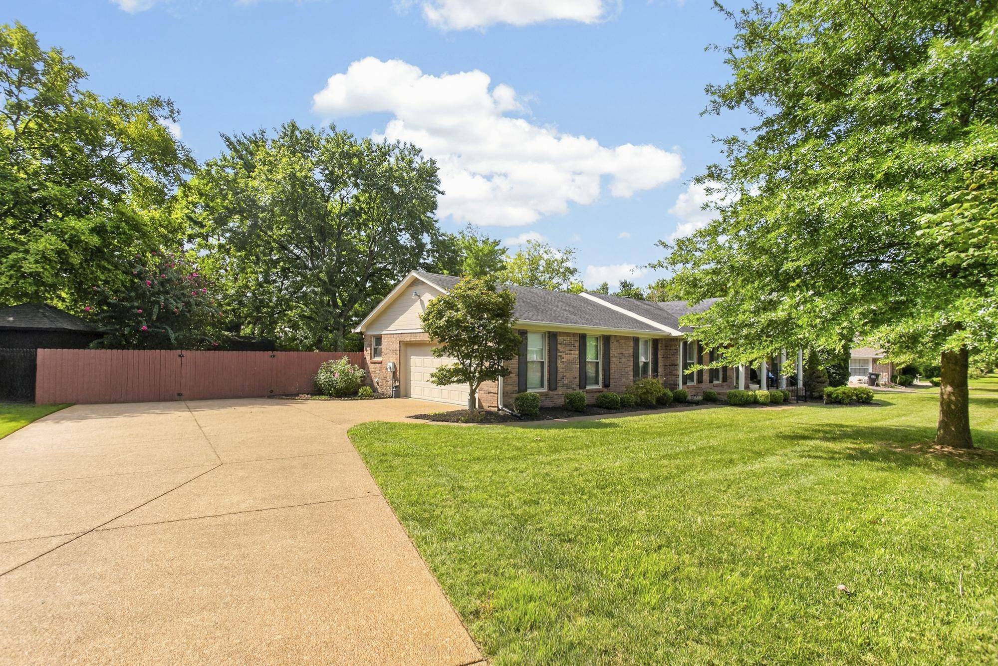 1862 James Dr, Murfreesboro, TN 37129