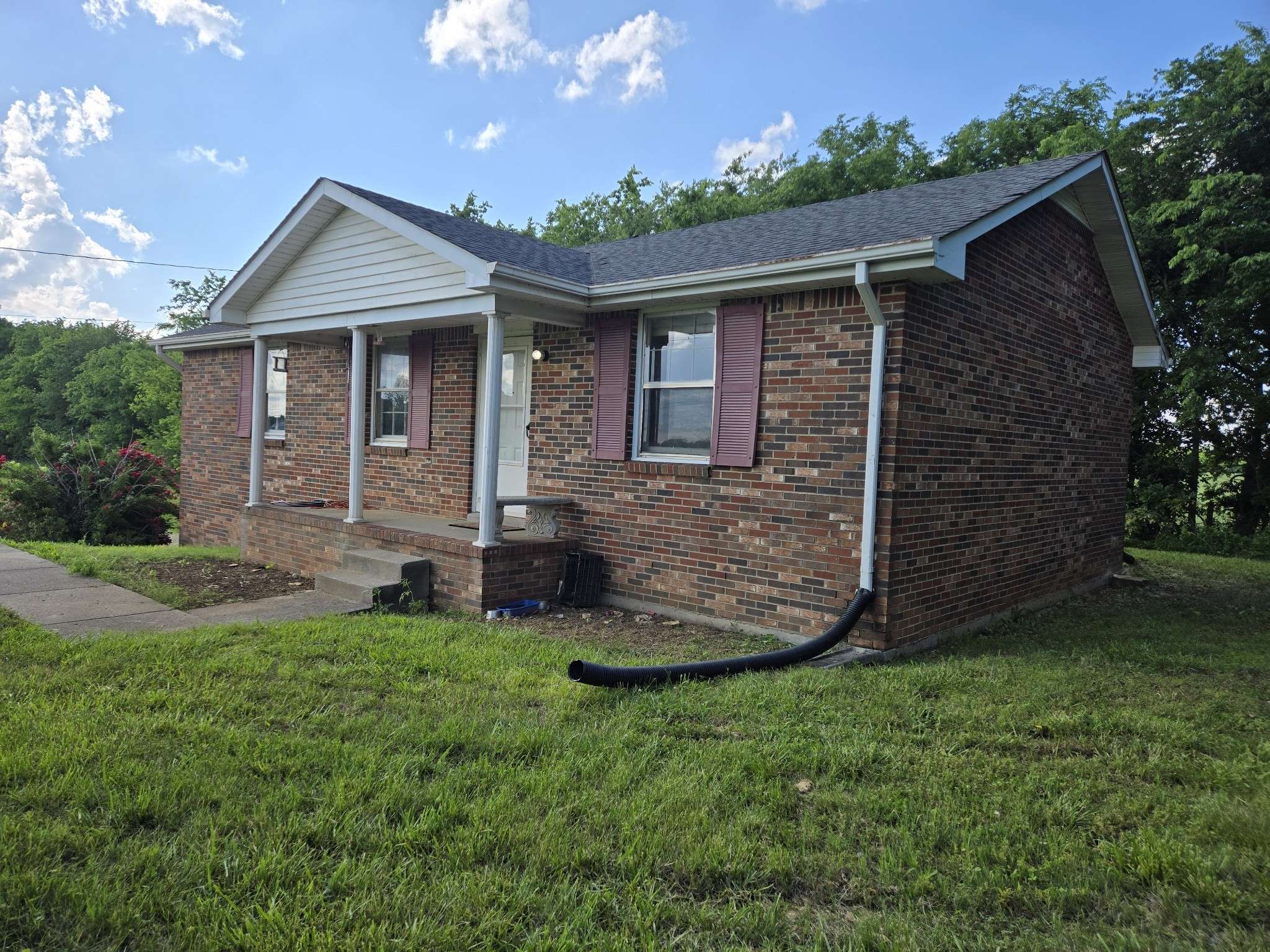 3178 Benton Rd, Cedar Hill, TN 37032