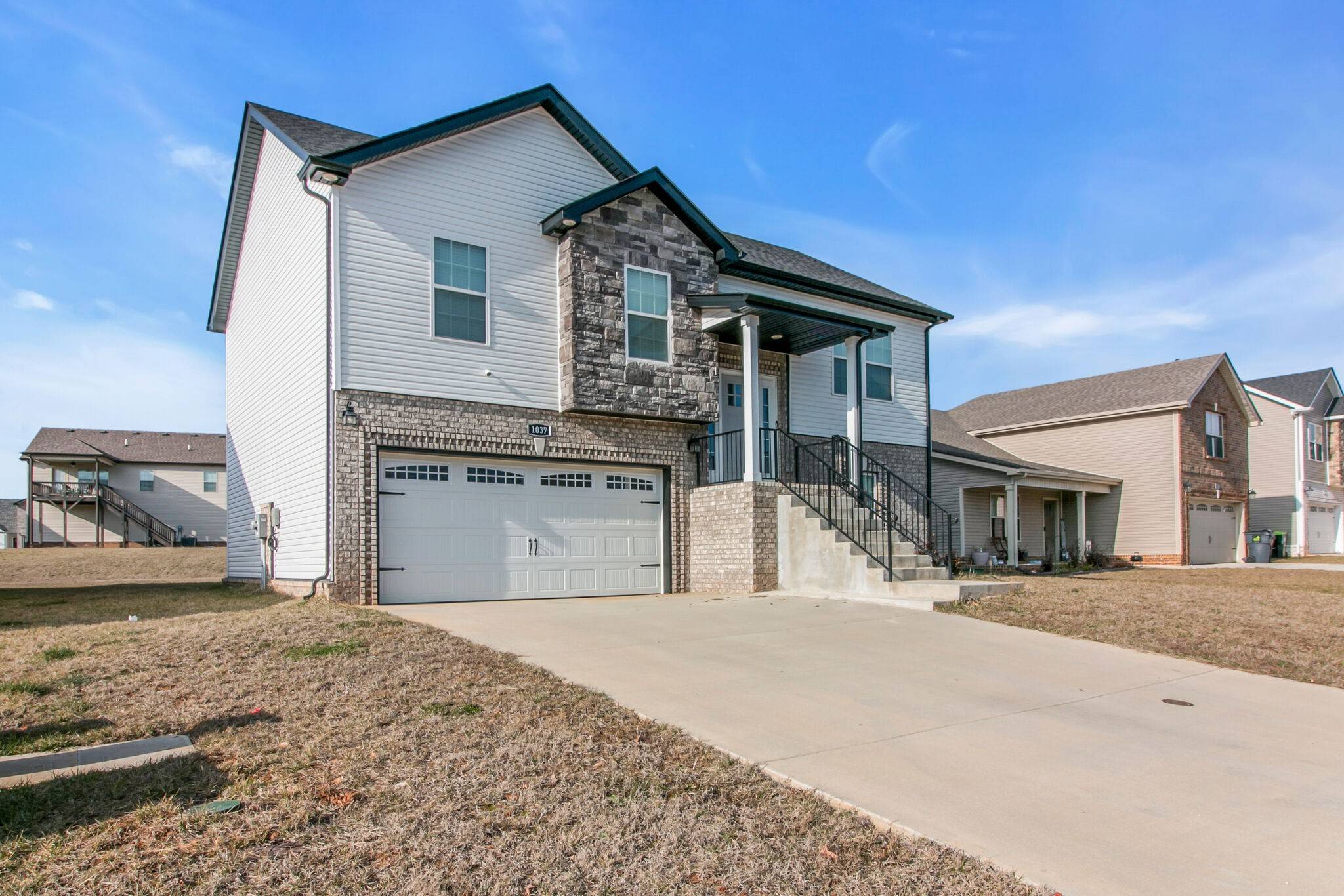 1037 Whitney Dr, Clarksville, TN 37042