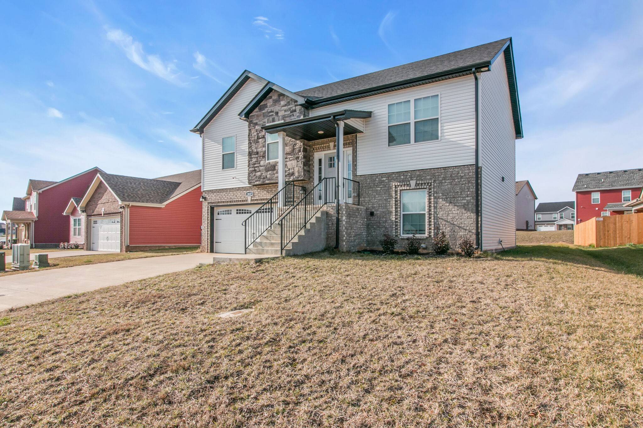 1037 Whitney Dr, Clarksville, TN 37042