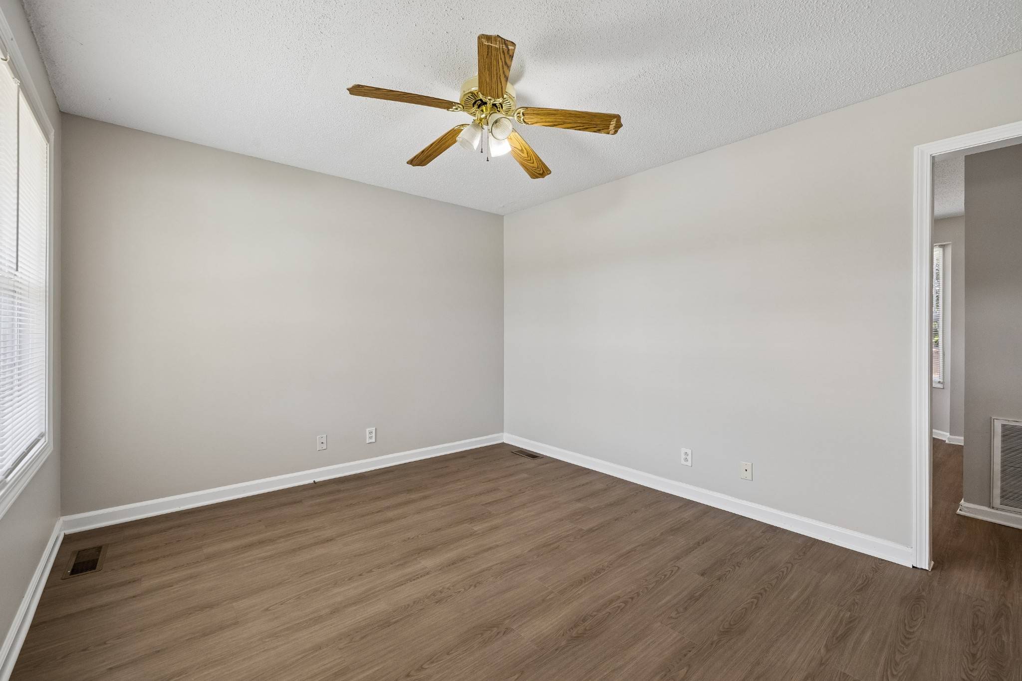 1030 Bush Ave, Oak Grove, KY 42262