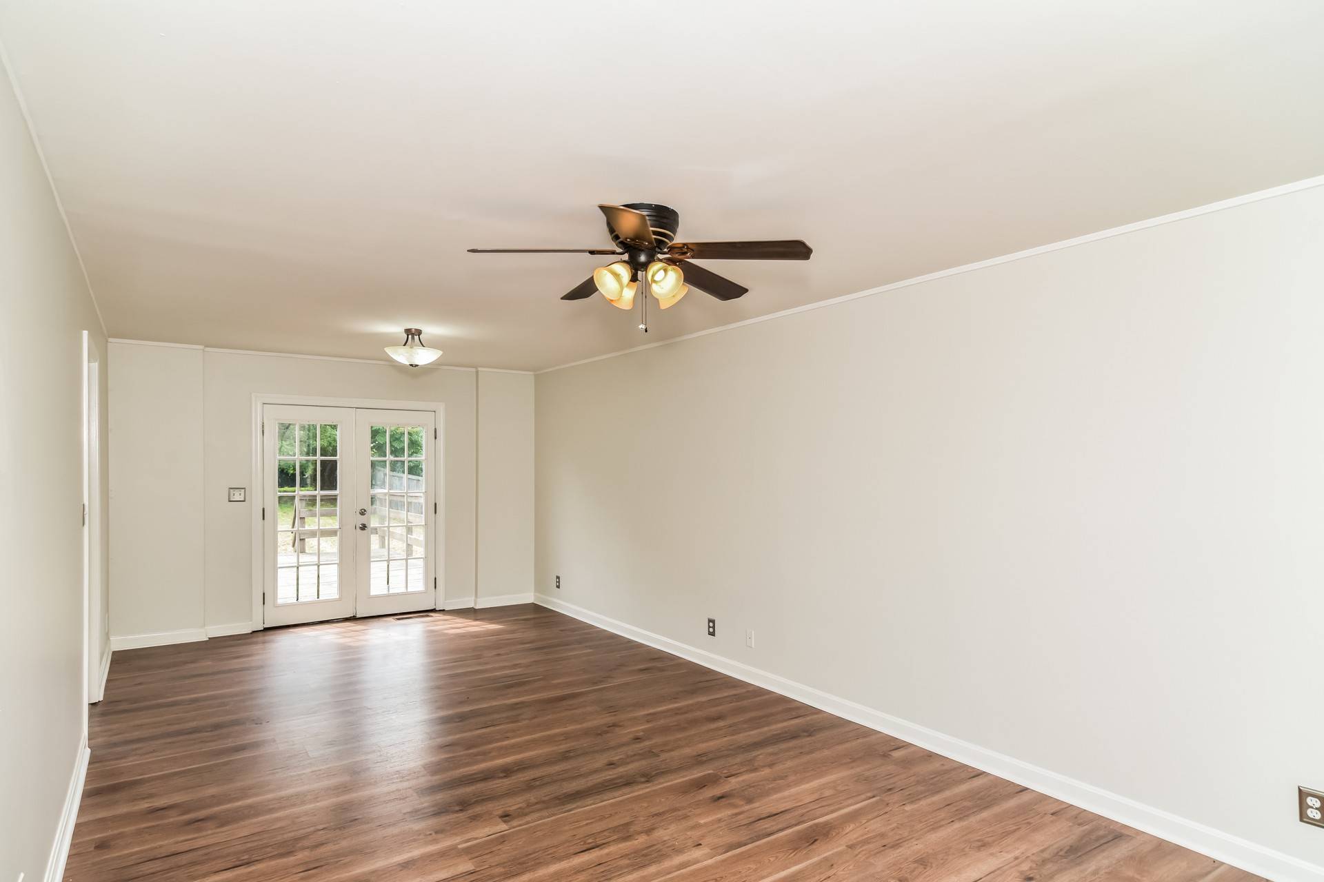 224 Pappy Dr, Oak Grove, KY 42262