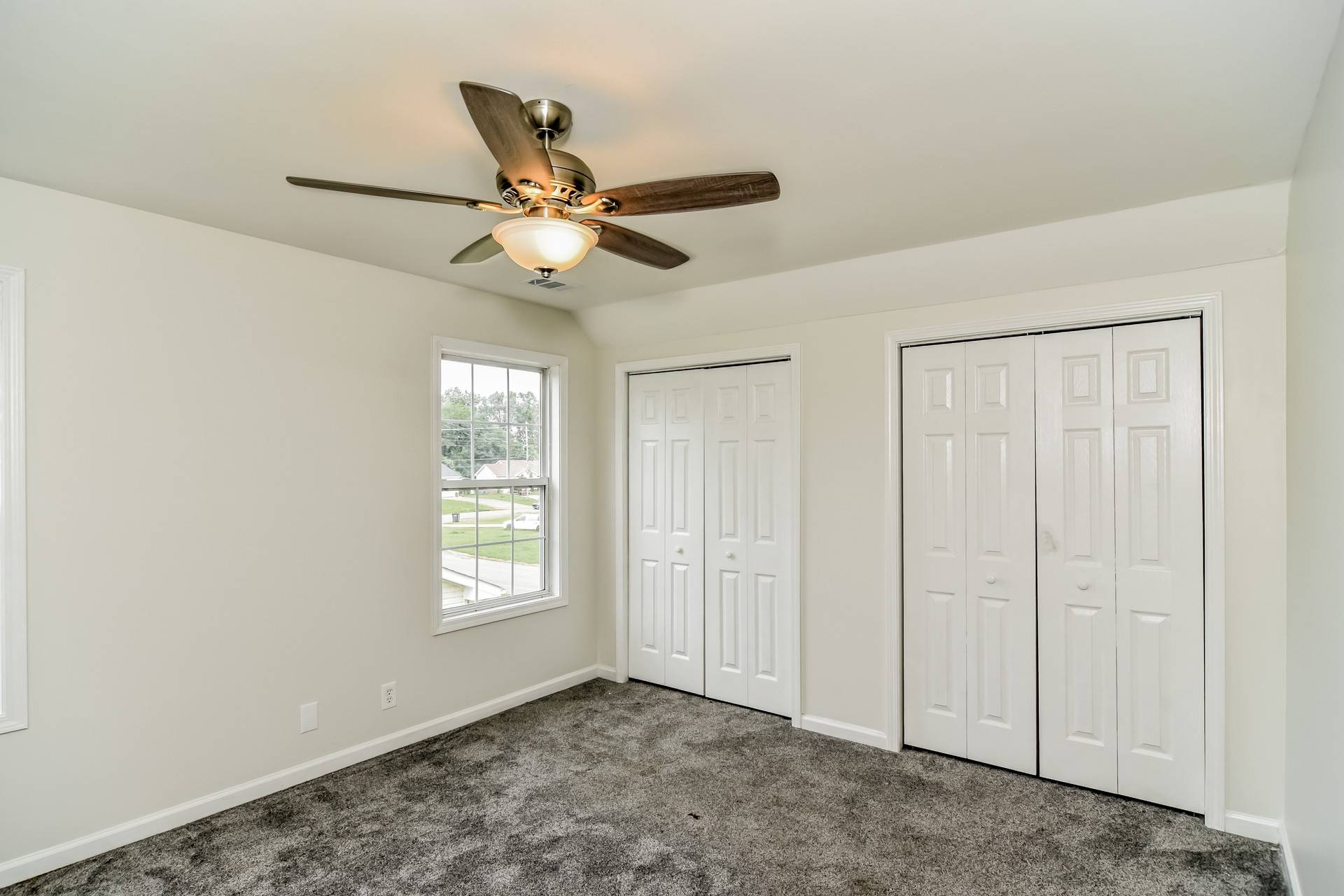 224 Pappy Dr, Oak Grove, KY 42262