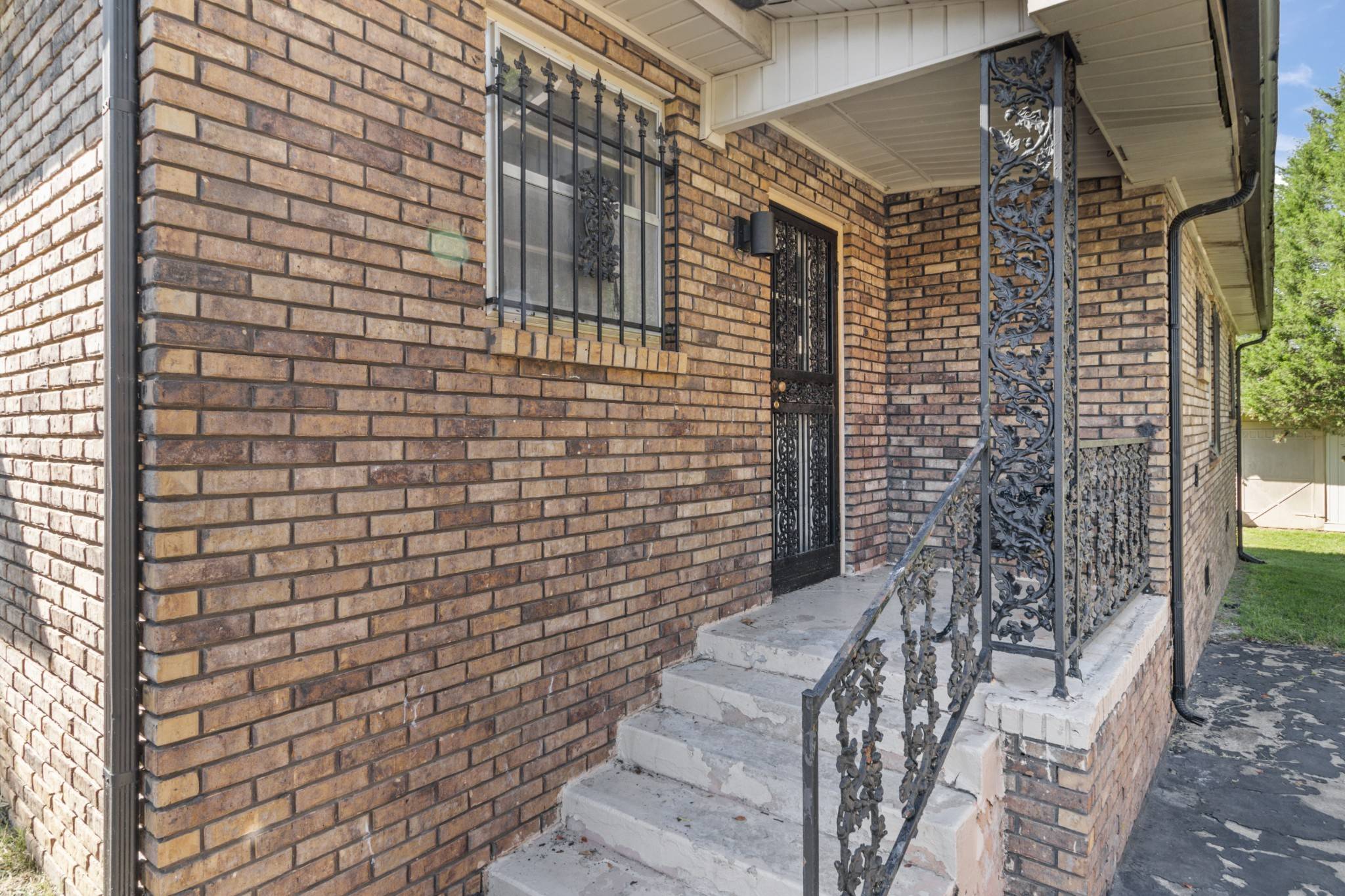 1205 Poplar St, Clarksville, TN 37040