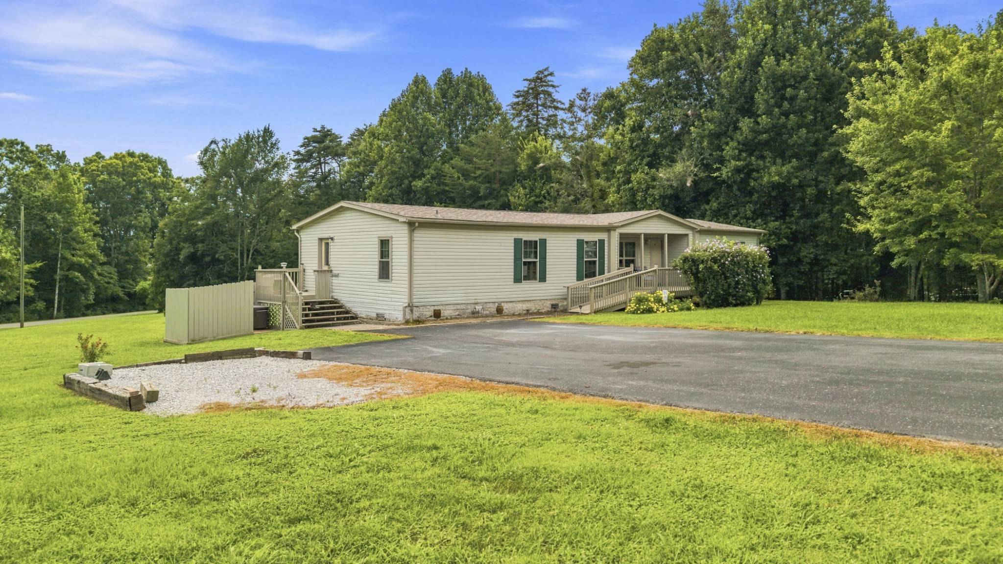 55 Raccoon Creek Rd, Crossville, TN 38572