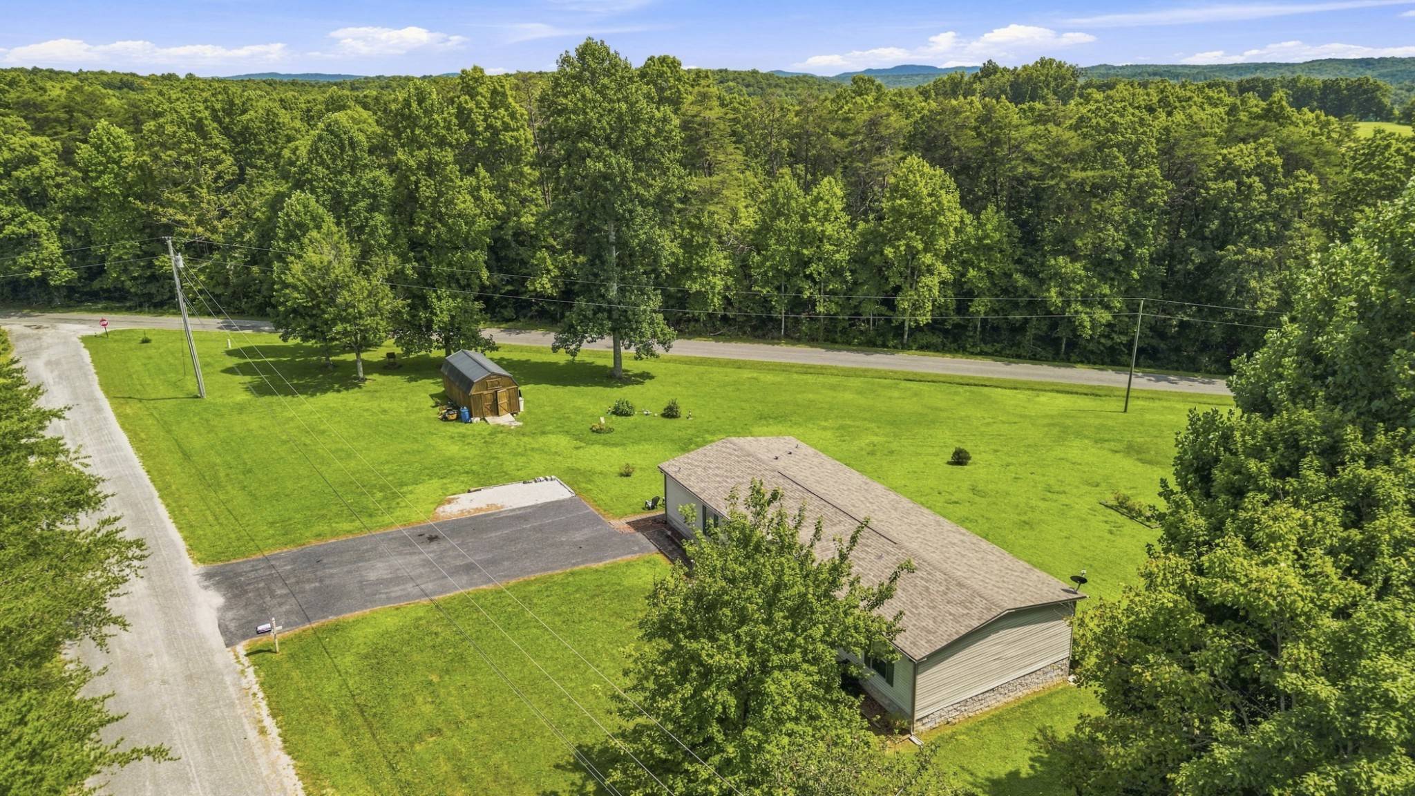 55 Raccoon Creek Rd, Crossville, TN 38572