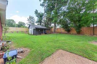 16 Oak Grove Rd, Jackson, TN 38301