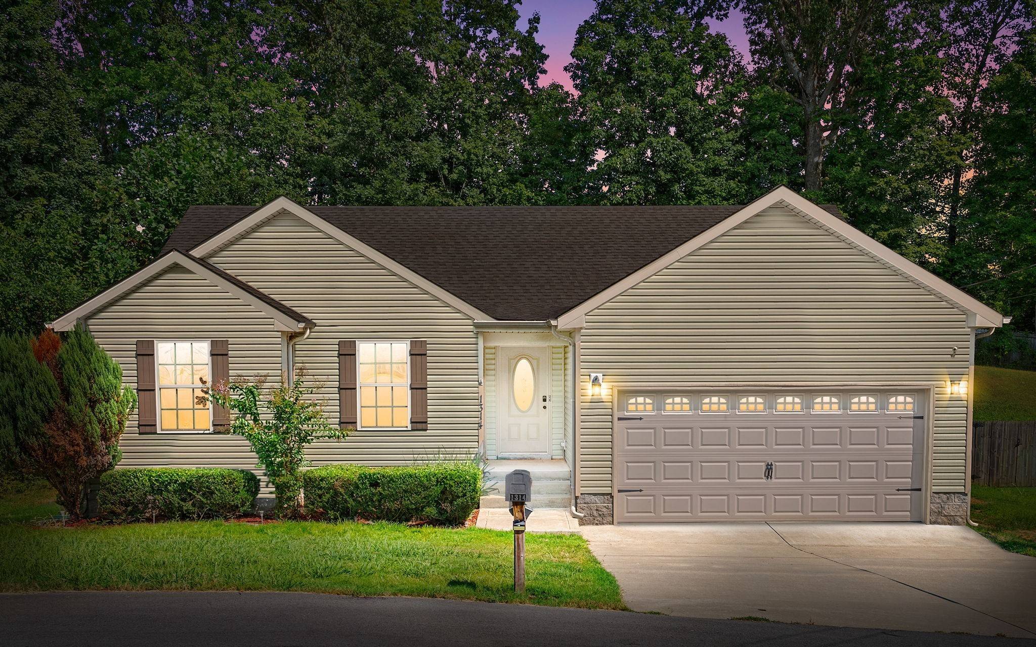 1314 Hand Dr, Clarksville, TN 37042