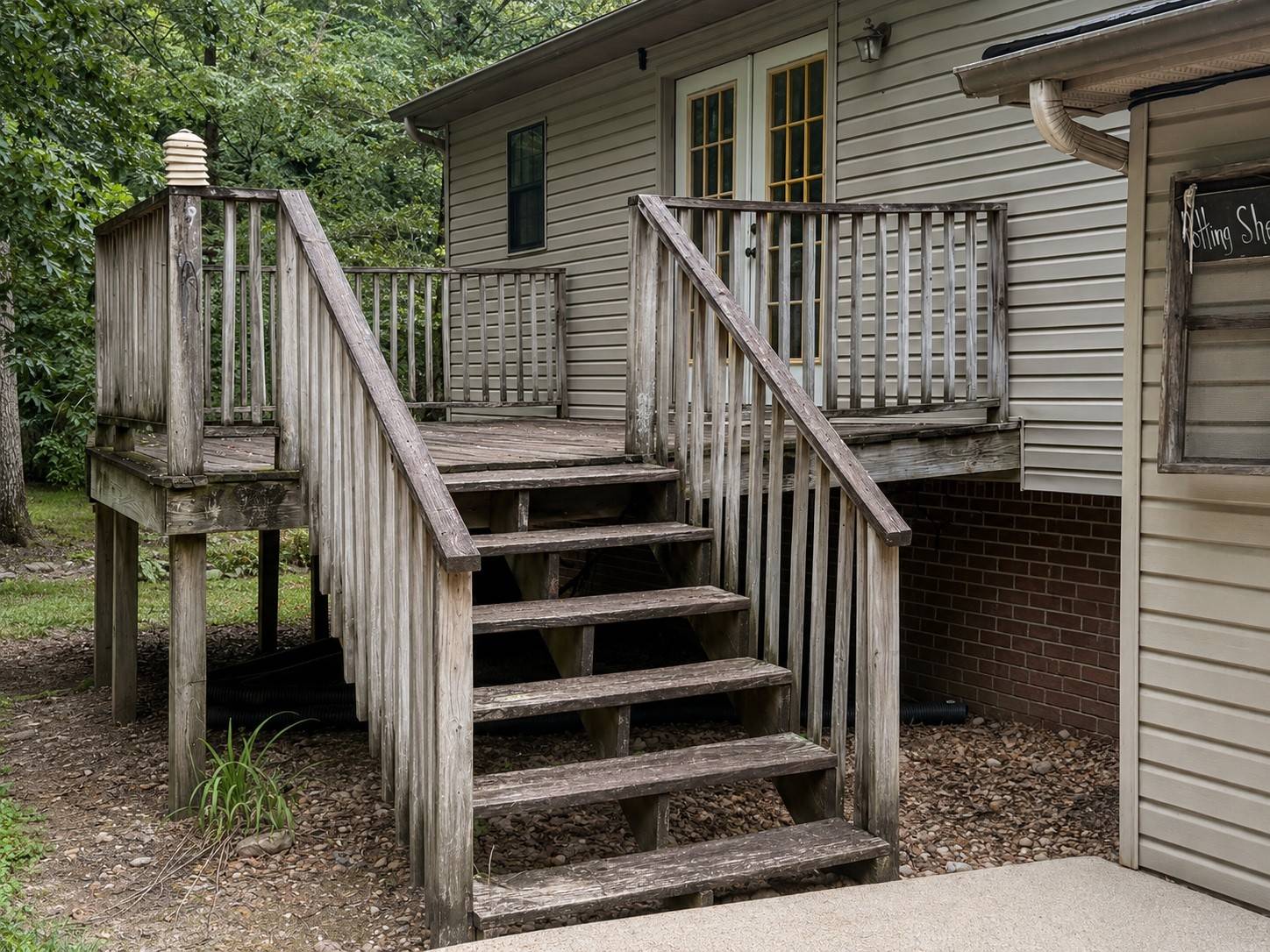 1671 Upper Standing Rock Rd, Dover, TN 37058
