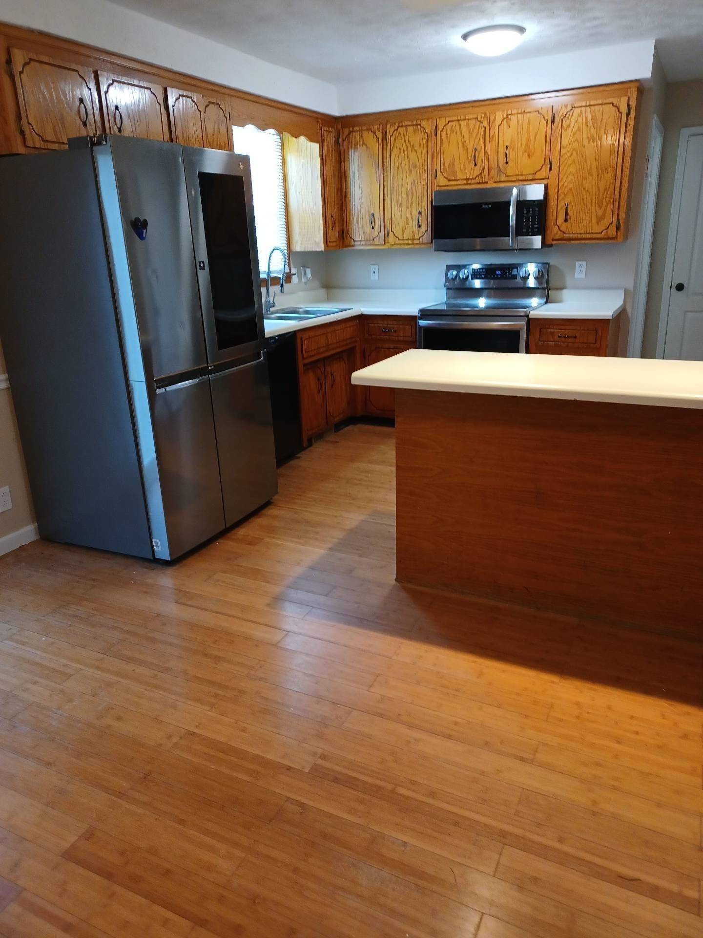 421 Bluff Dr, Clarksville, TN 37043