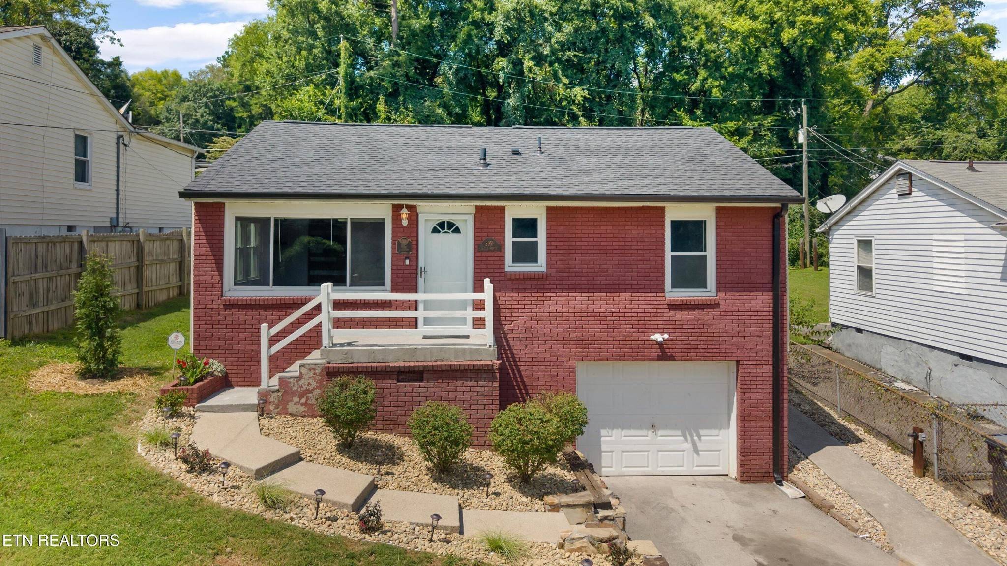 2951 Cecil Ave, Knoxville, TN 37917