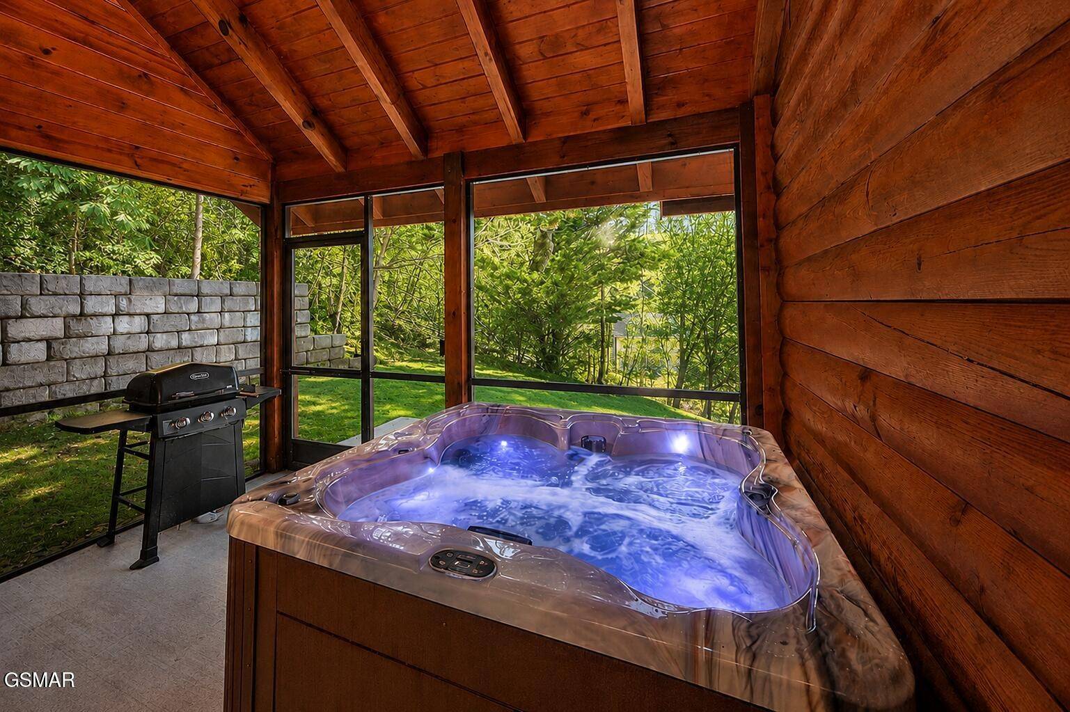 457 Hilltop Road, Gatlinburg, TN 37738