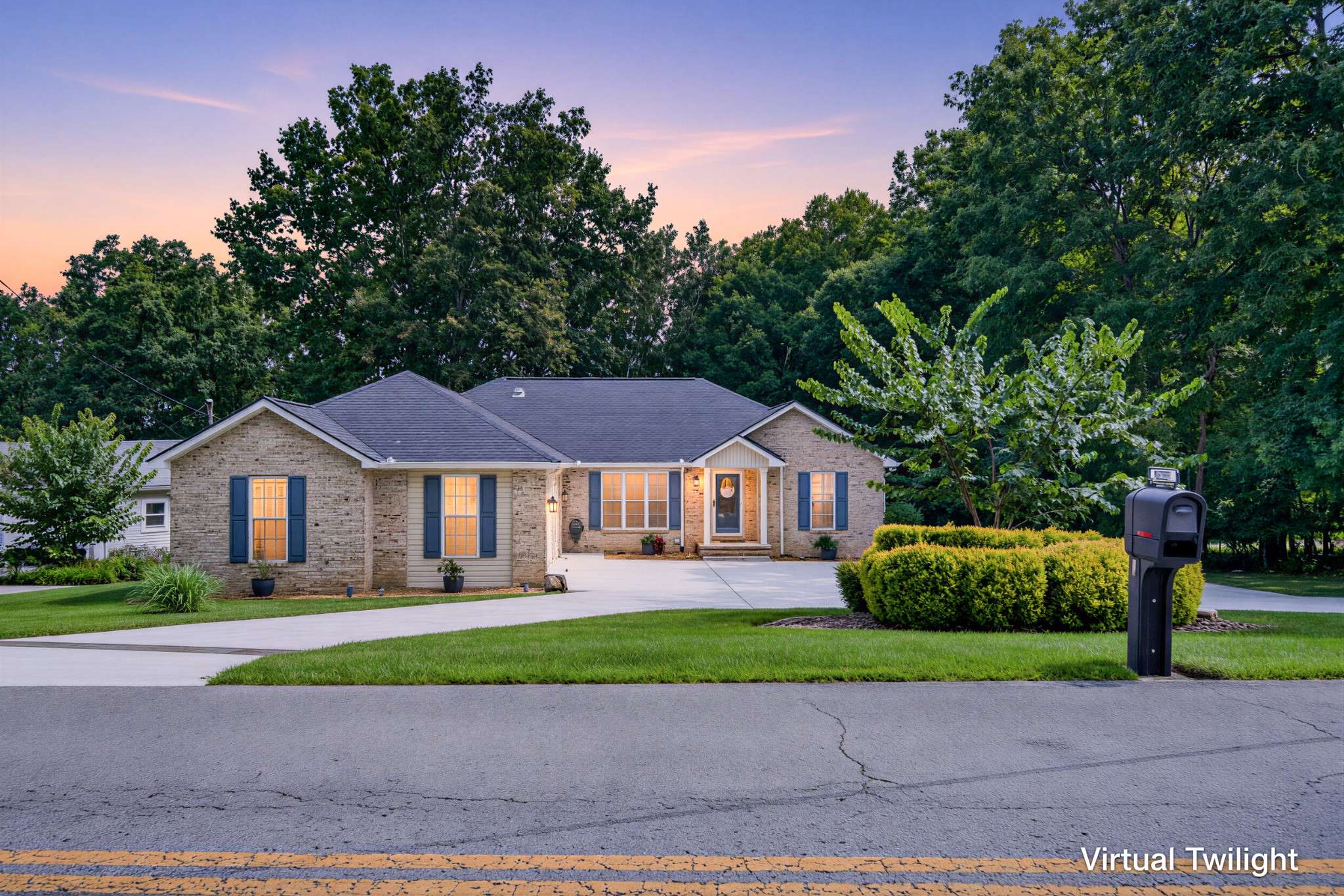 8707 Cherokee Trl, Crossville, TN 38572