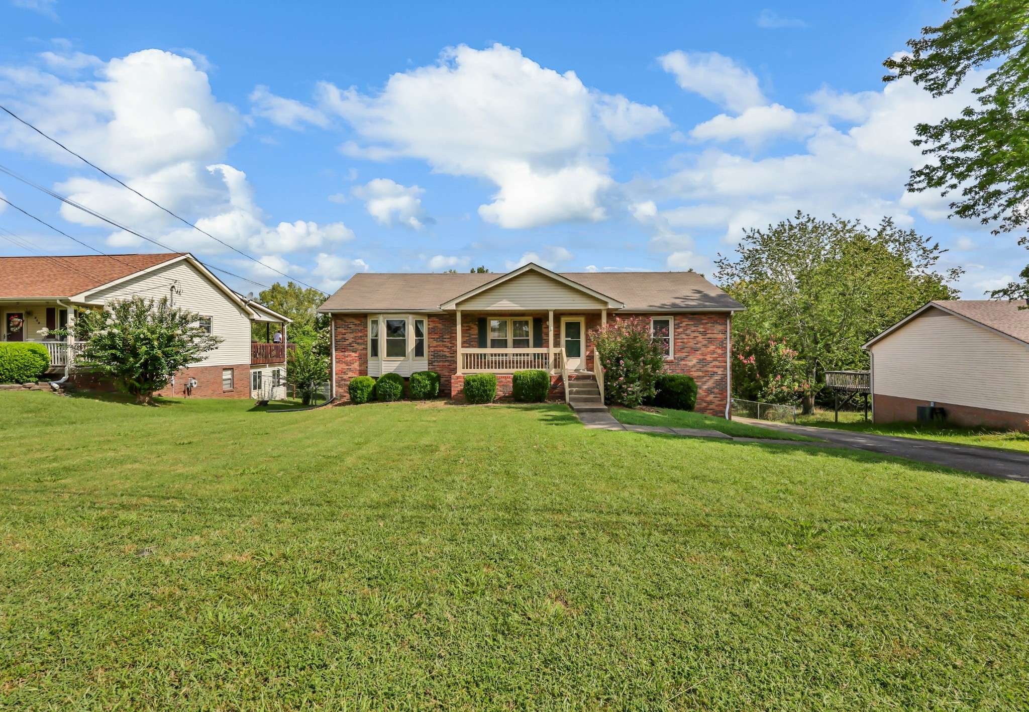 921 Lindsey Dr, Clarksville, TN 37042
