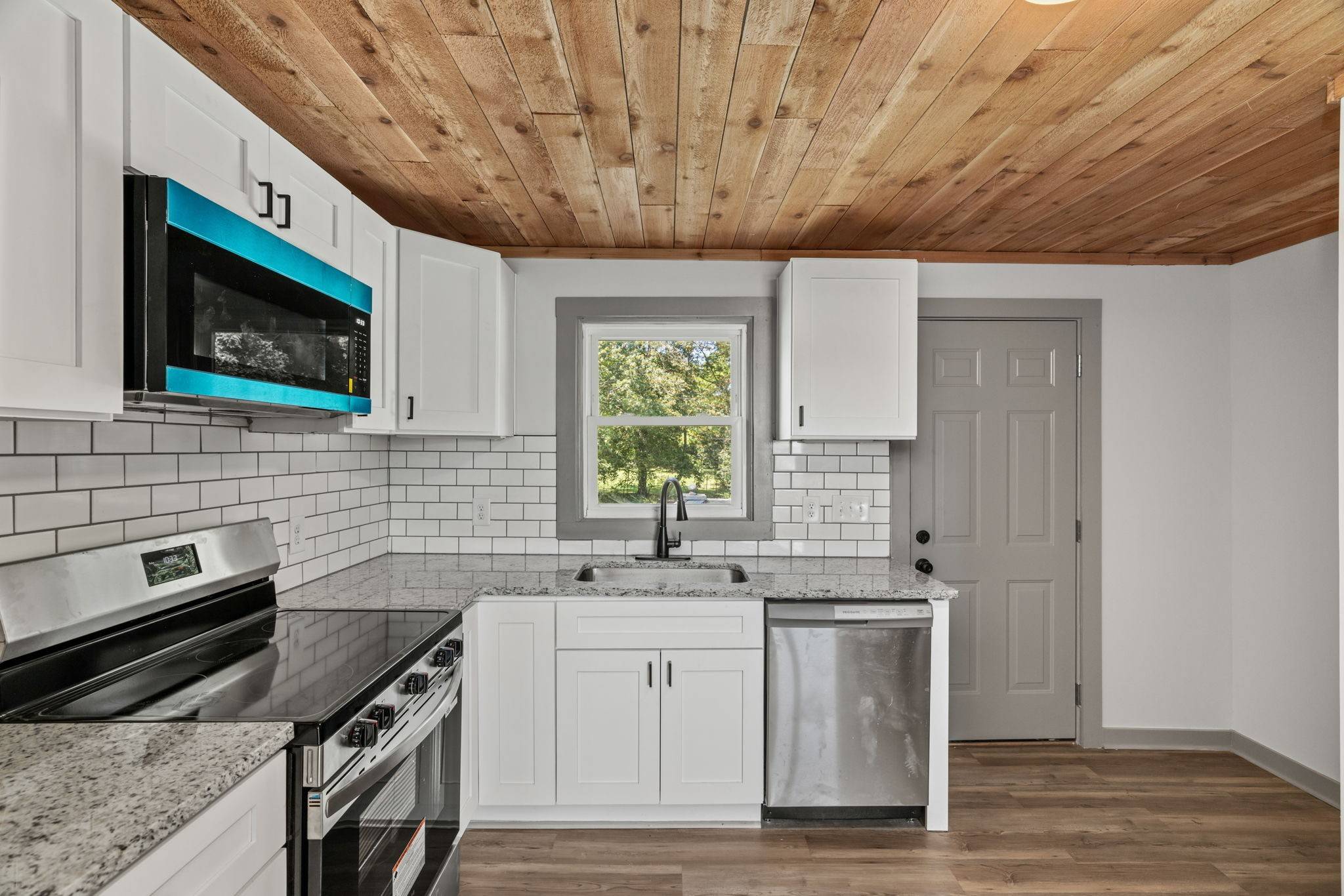 621 Dixon Branch Rd, Loretto, TN 38469