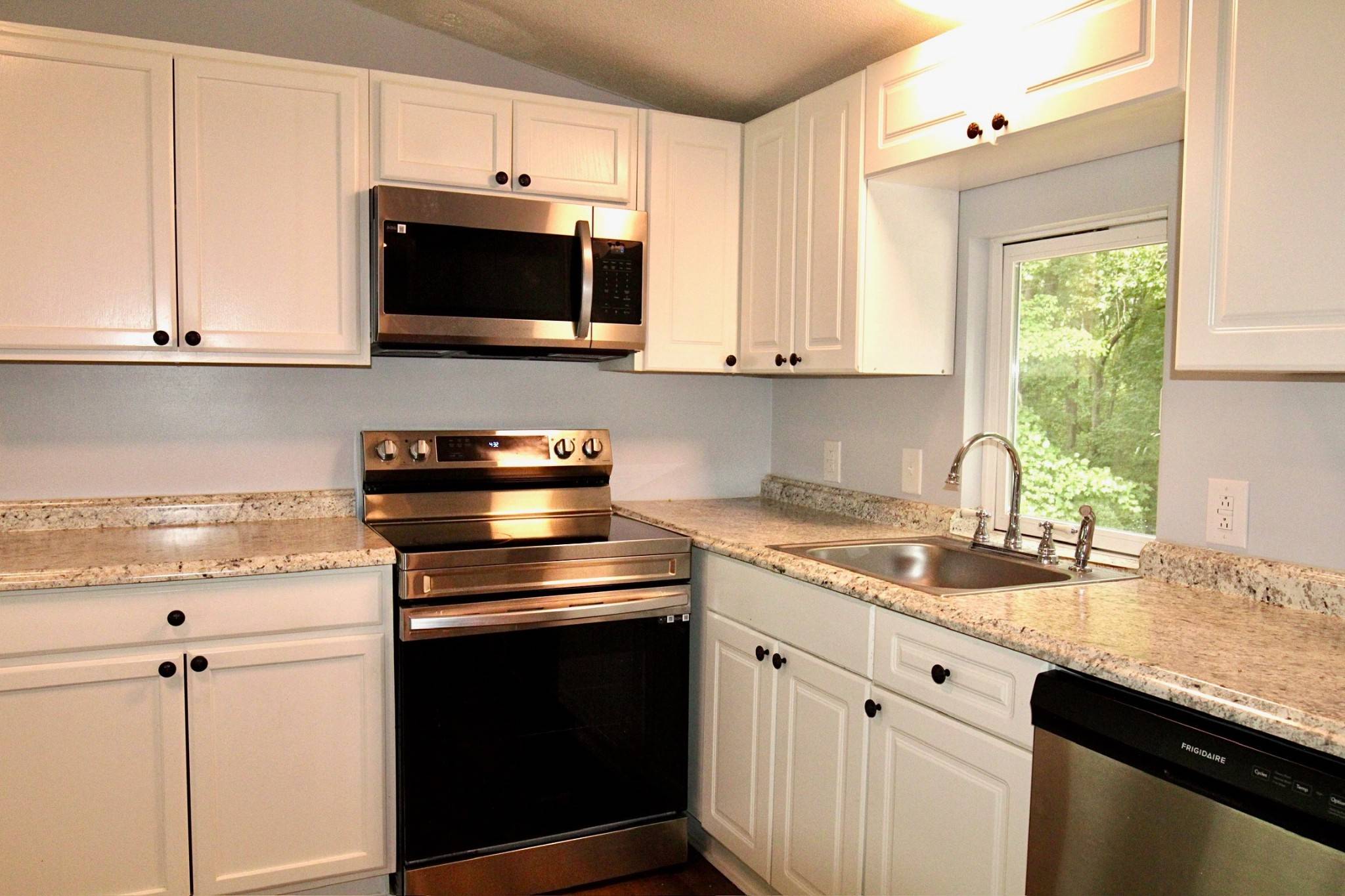 148 N Poole St, Ashland City, TN 37015