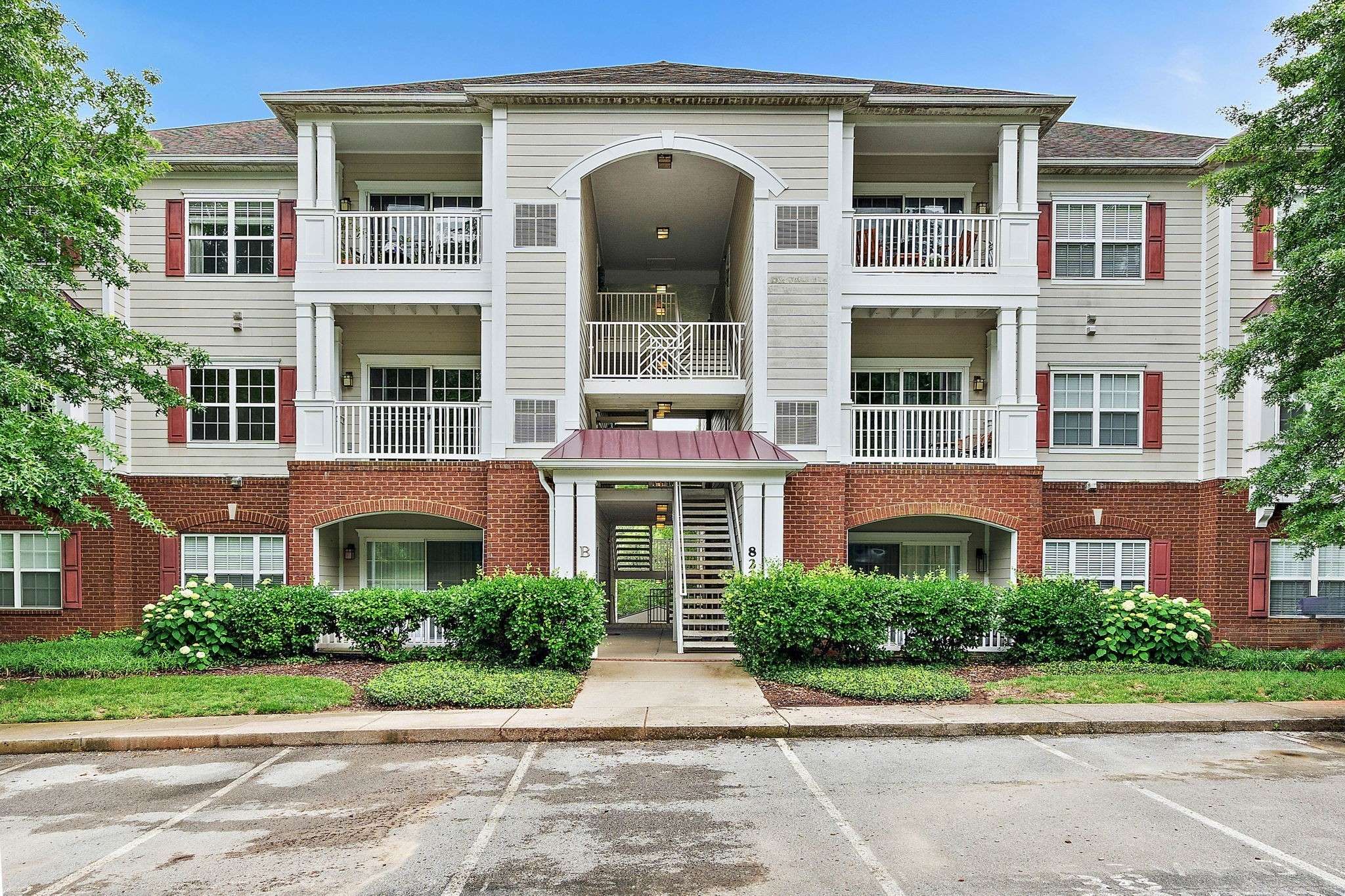 8221 Lenox Creekside Dr #10, Antioch, TN 37013