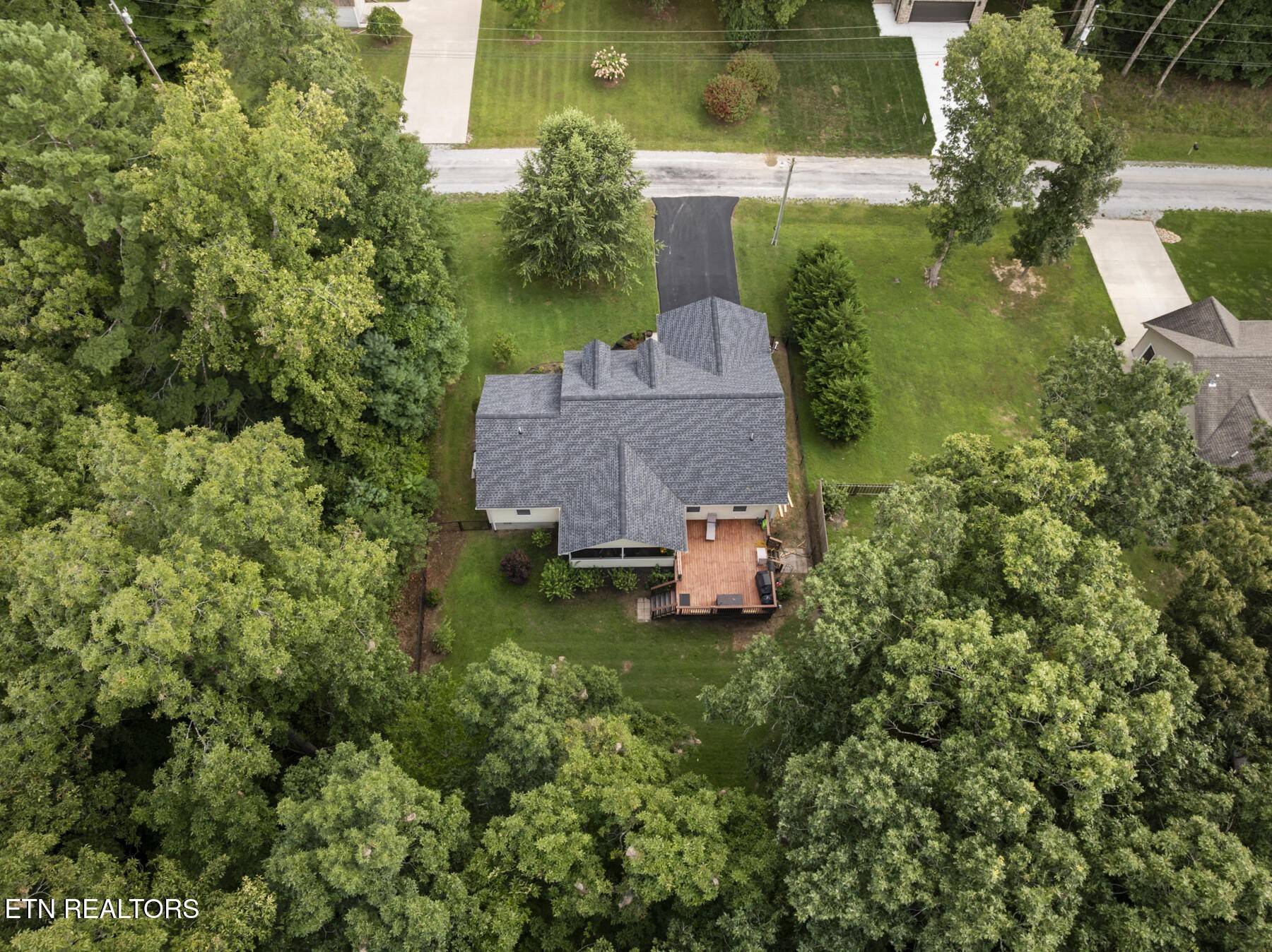 615 Apoka Lane, Crossville, TN 38572