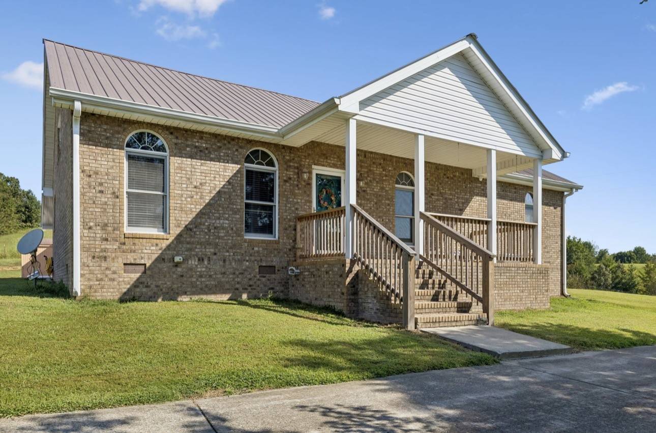 500 Hurricane Creek Rd, Mc Ewen, TN 37101