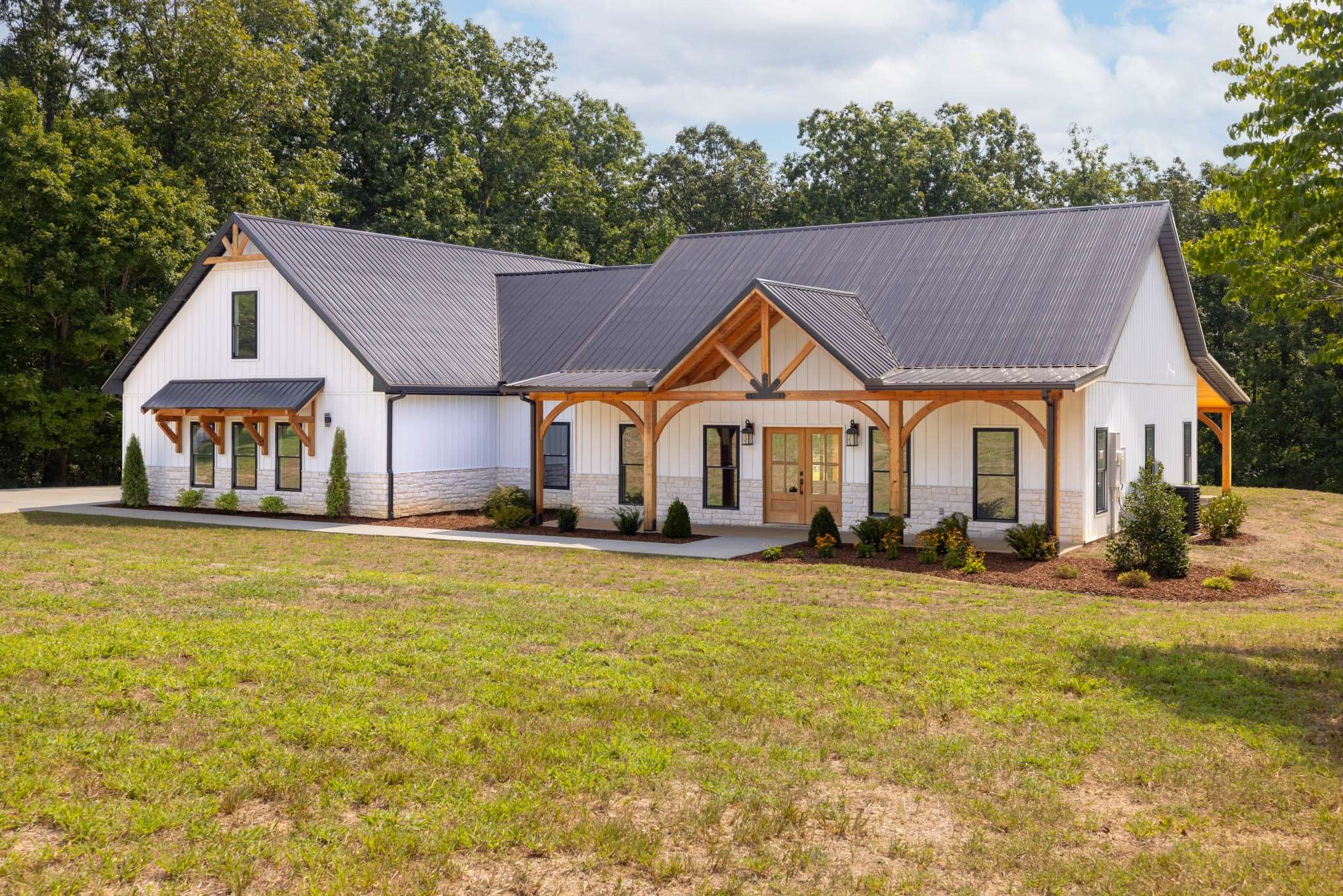 2024 Trace Creek Rd, Centerville, TN 37033