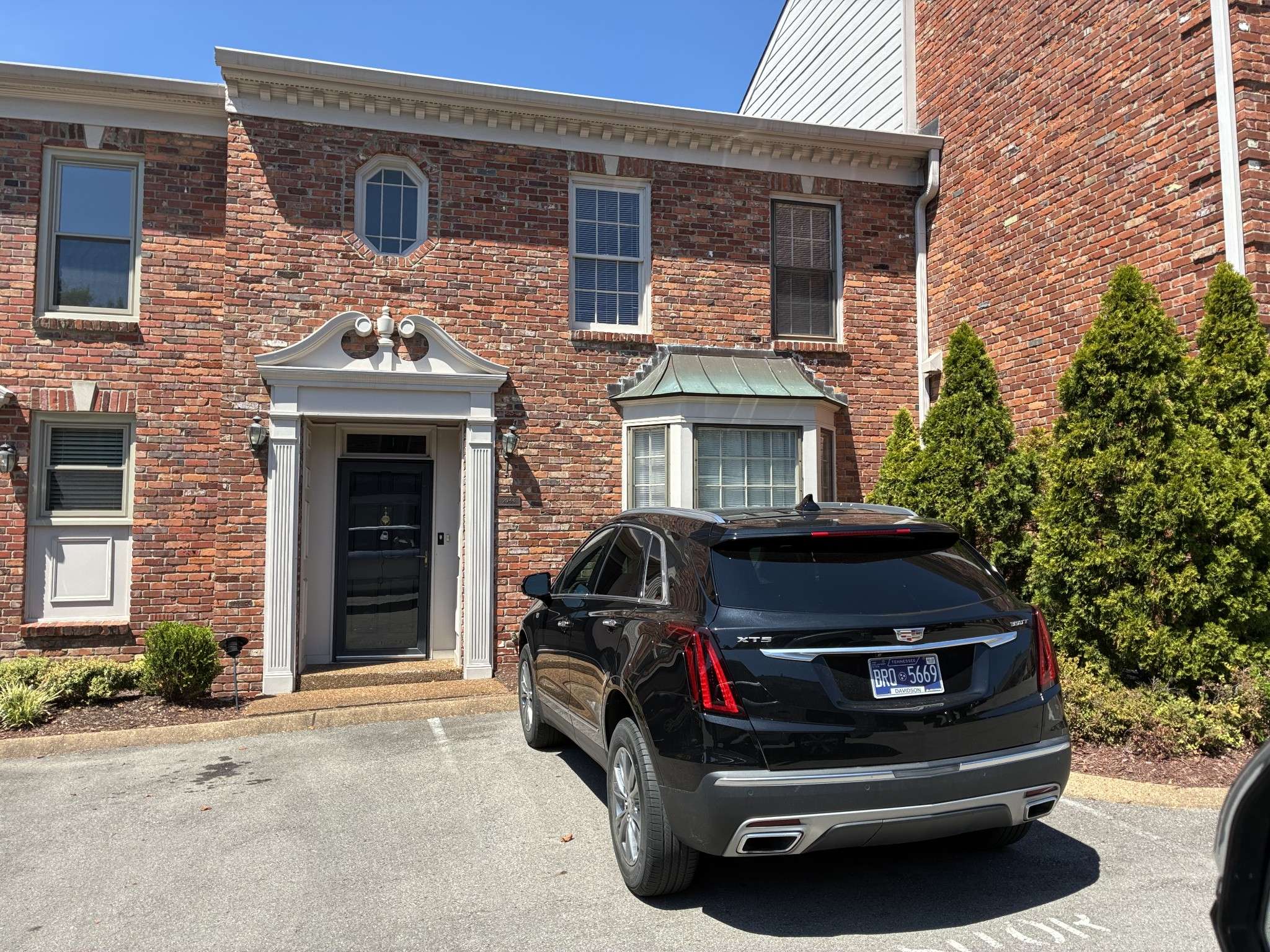 2044 Graybar Ln, Nashville, TN 37215