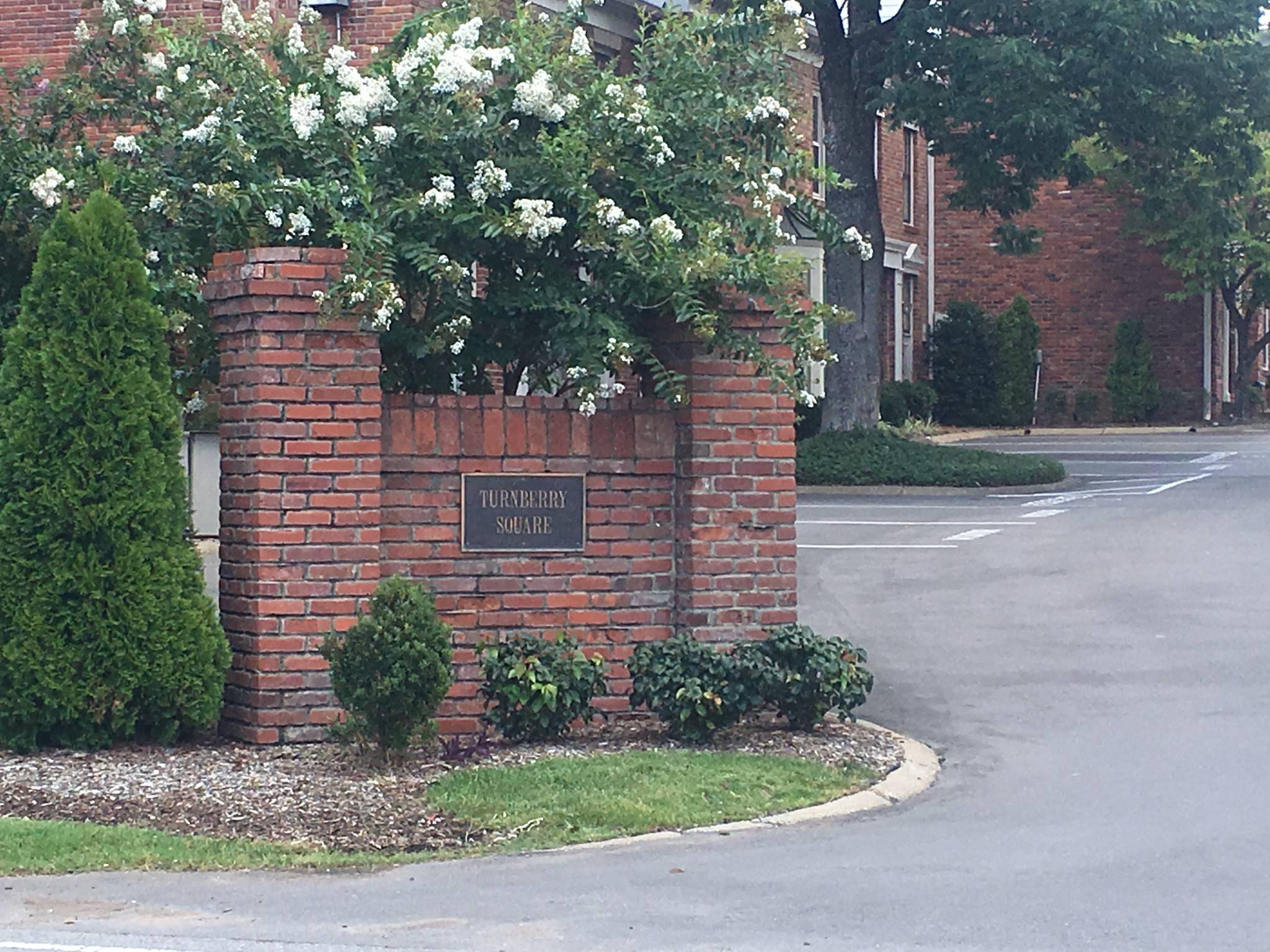 2044 Graybar Ln, Nashville, TN 37215
