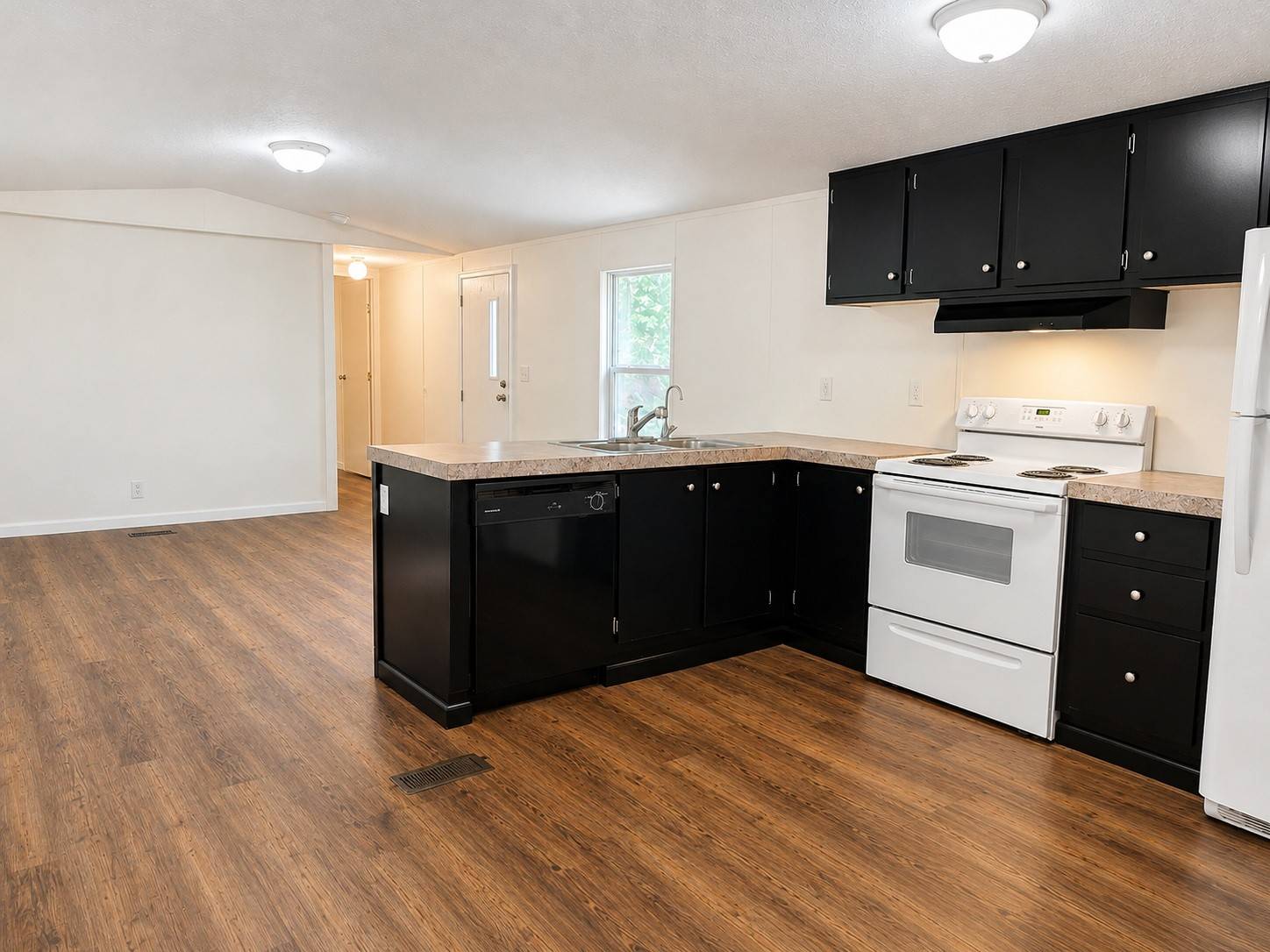 247 Towee Falls Rd, Tellico Plains, TN 37385