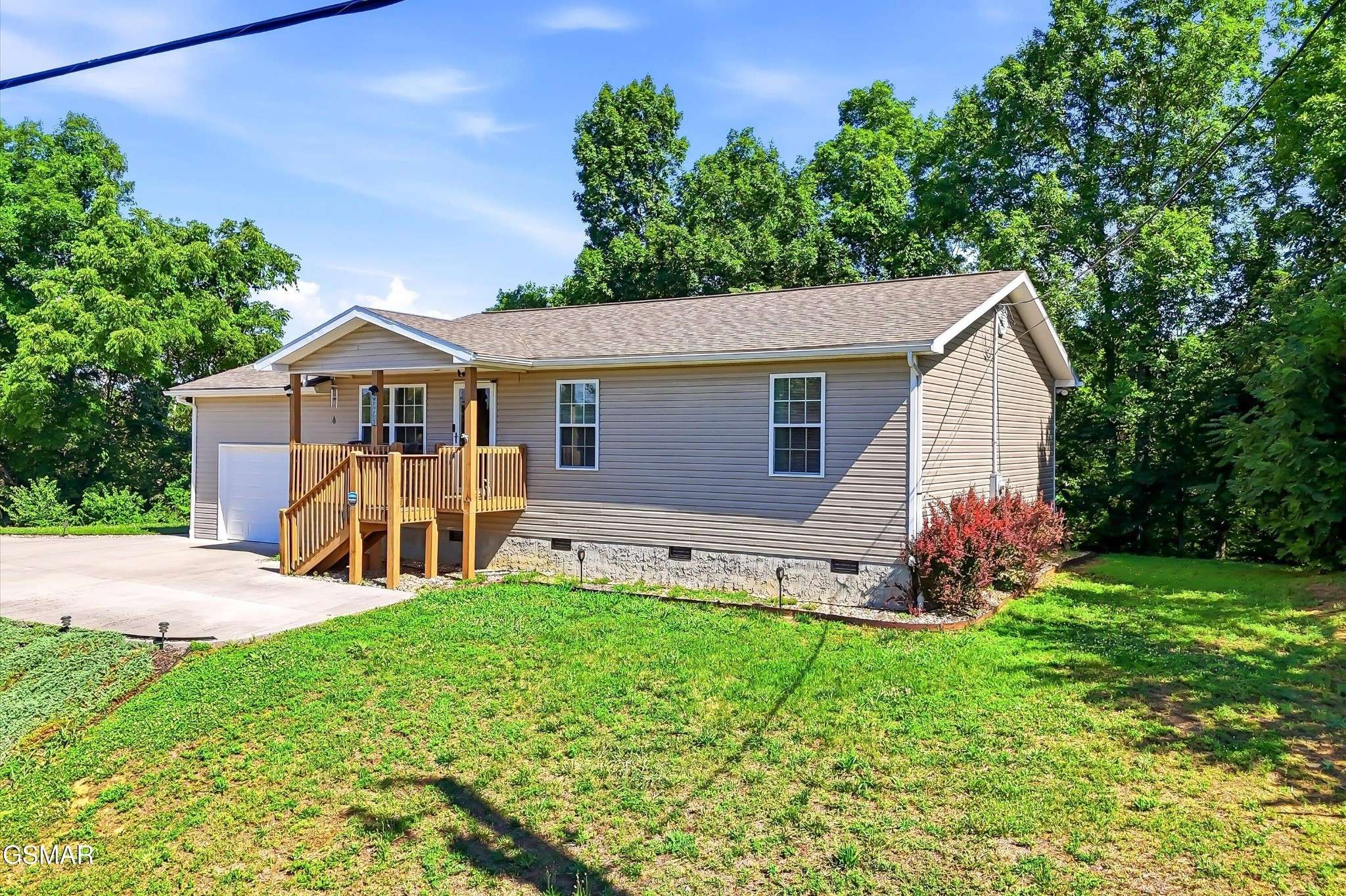 1044 Lake Smoky Road, Sevierville, TN 37876