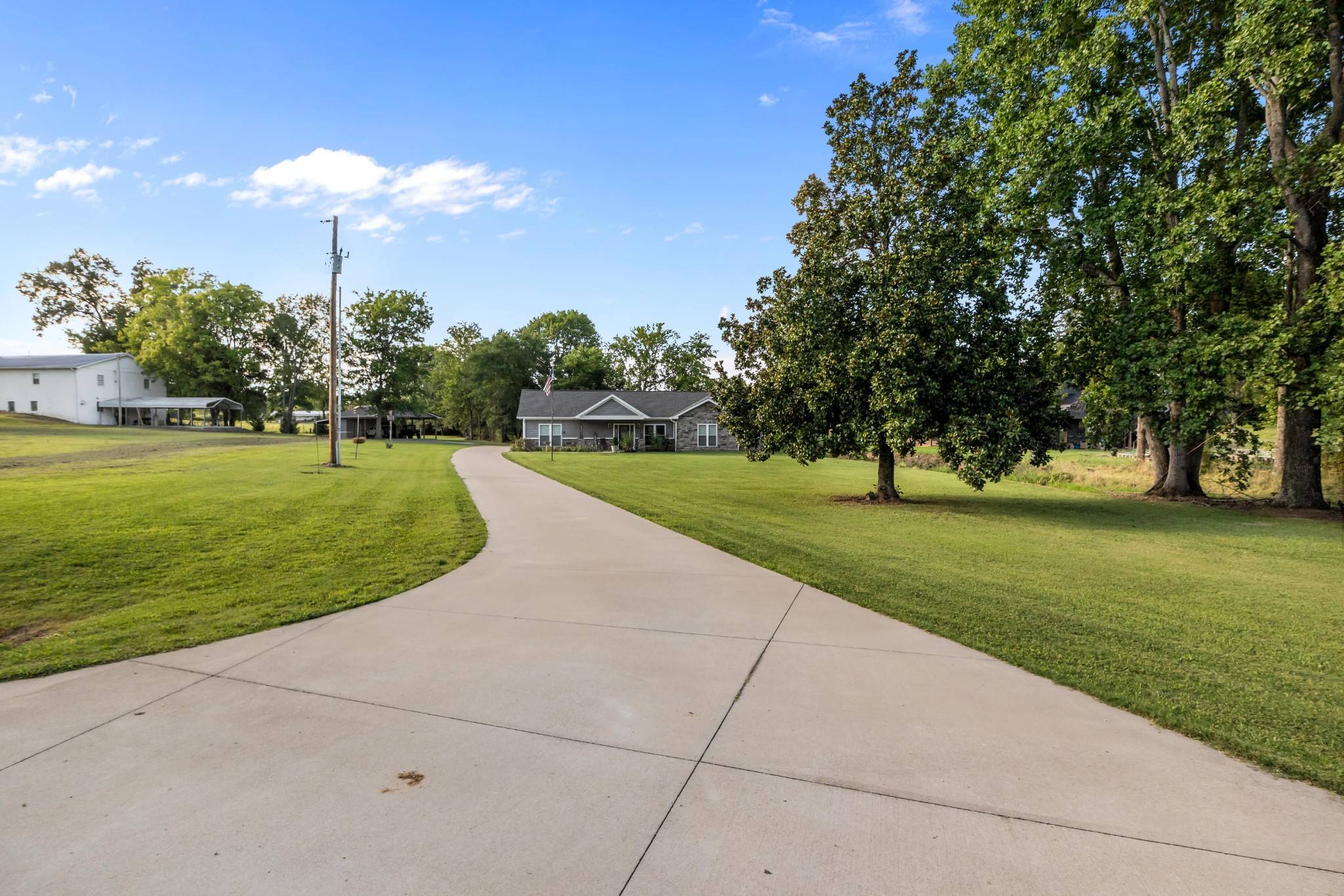 8754 Old State Route 1, New Johnsonville, TN 37134