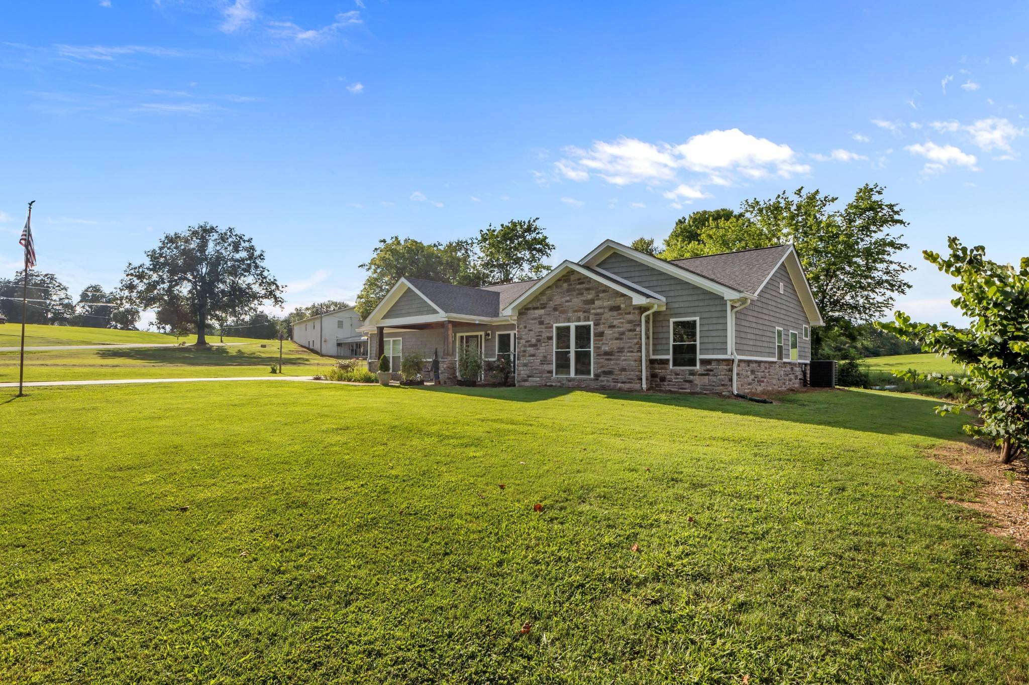 8754 Old State Route 1, New Johnsonville, TN 37134
