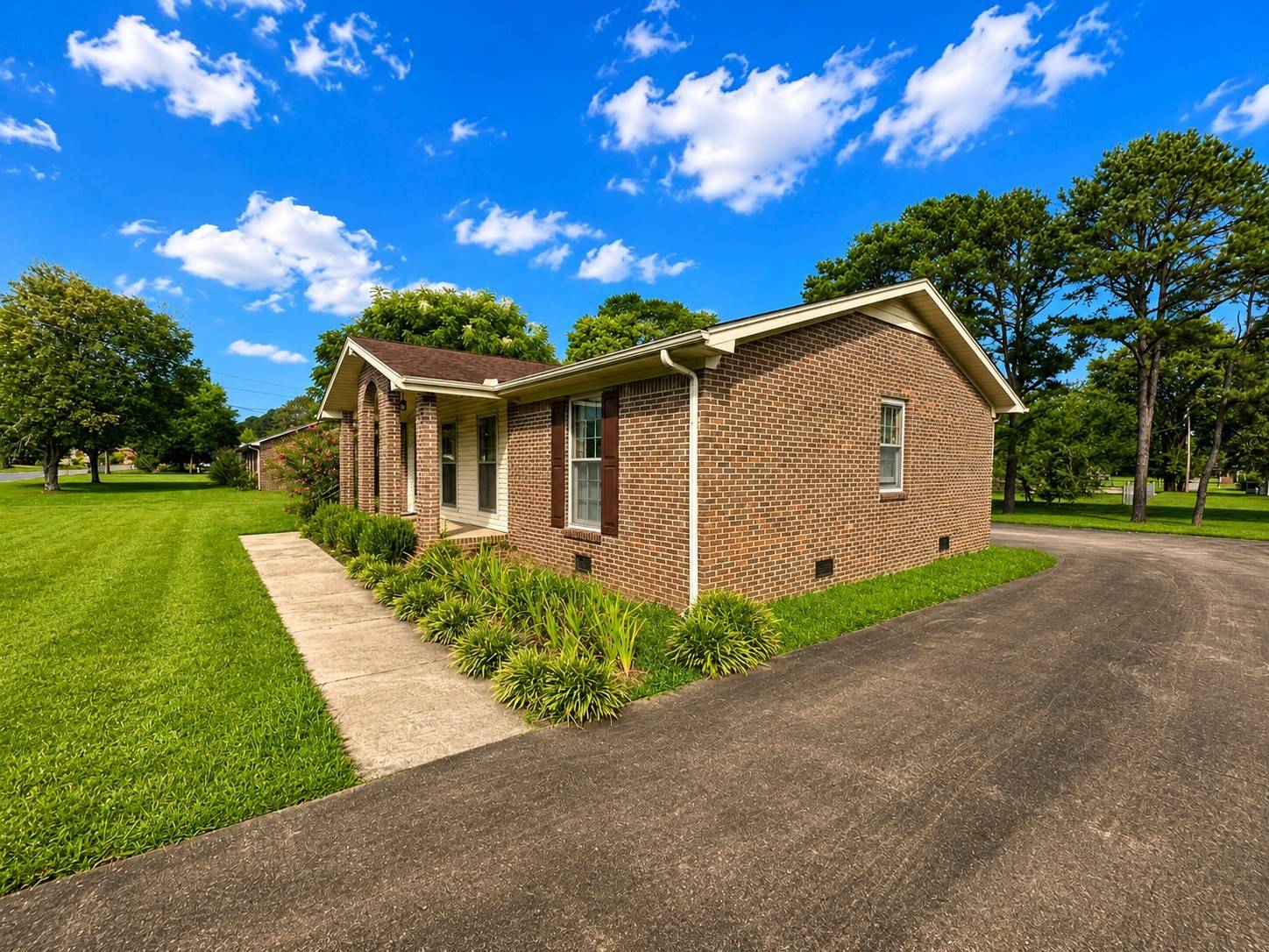 1008 Brindley Dr, Pulaski, TN 38478