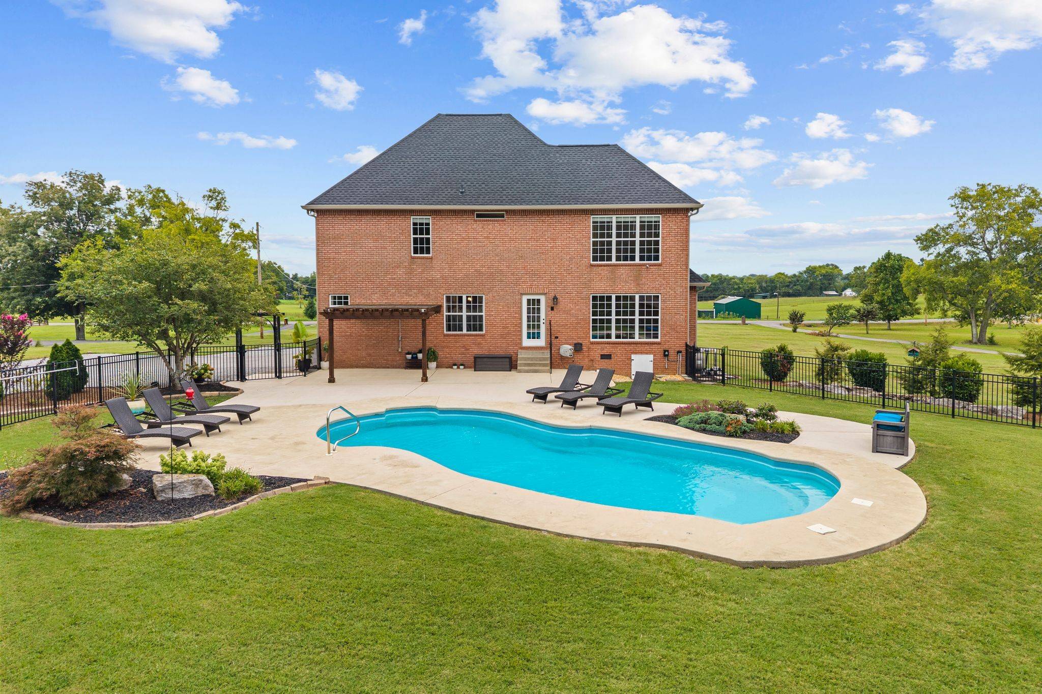 299 Karlee Dr, Lebanon, TN 37087