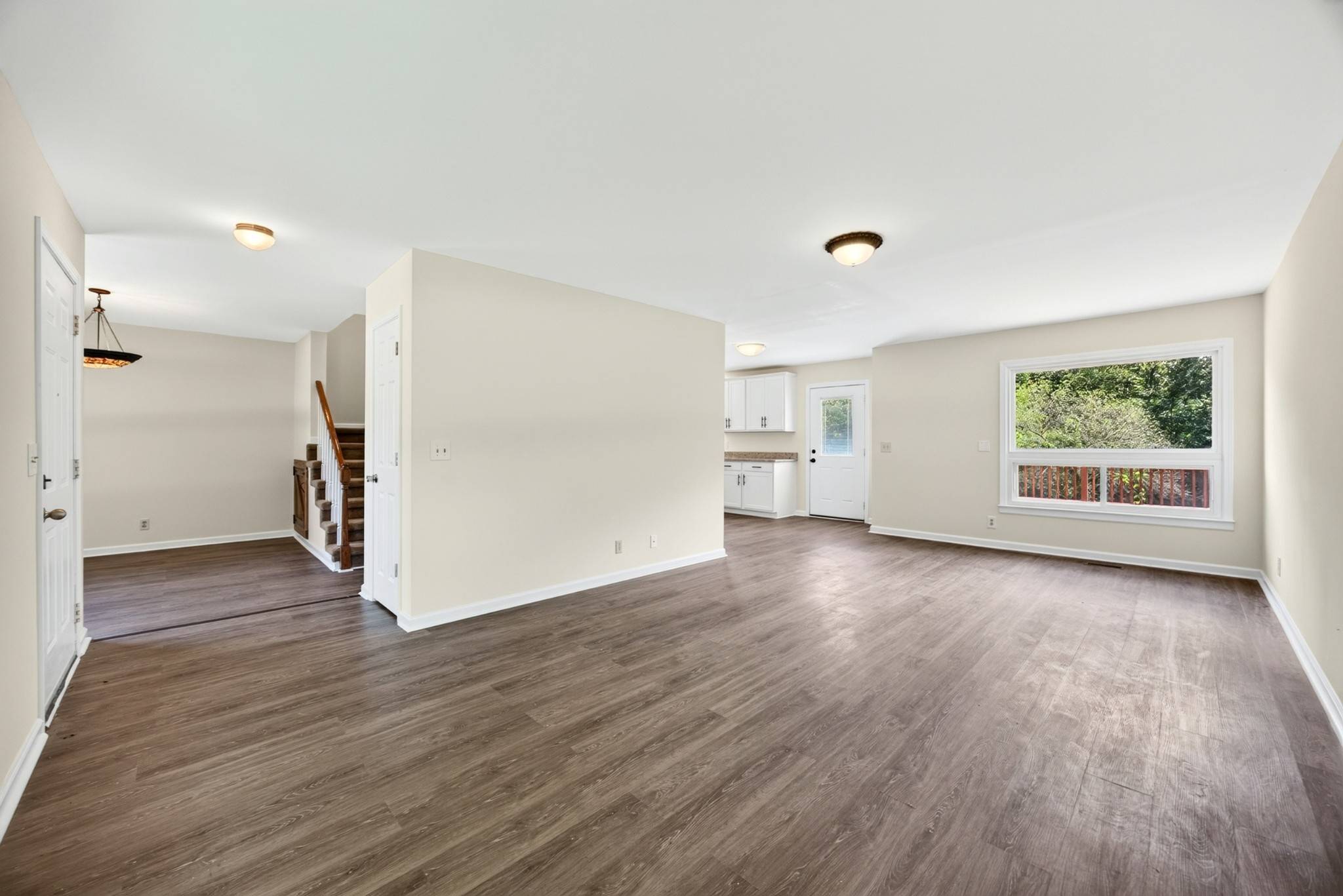 735 Cloud Dr, Clarksville, TN 37043
