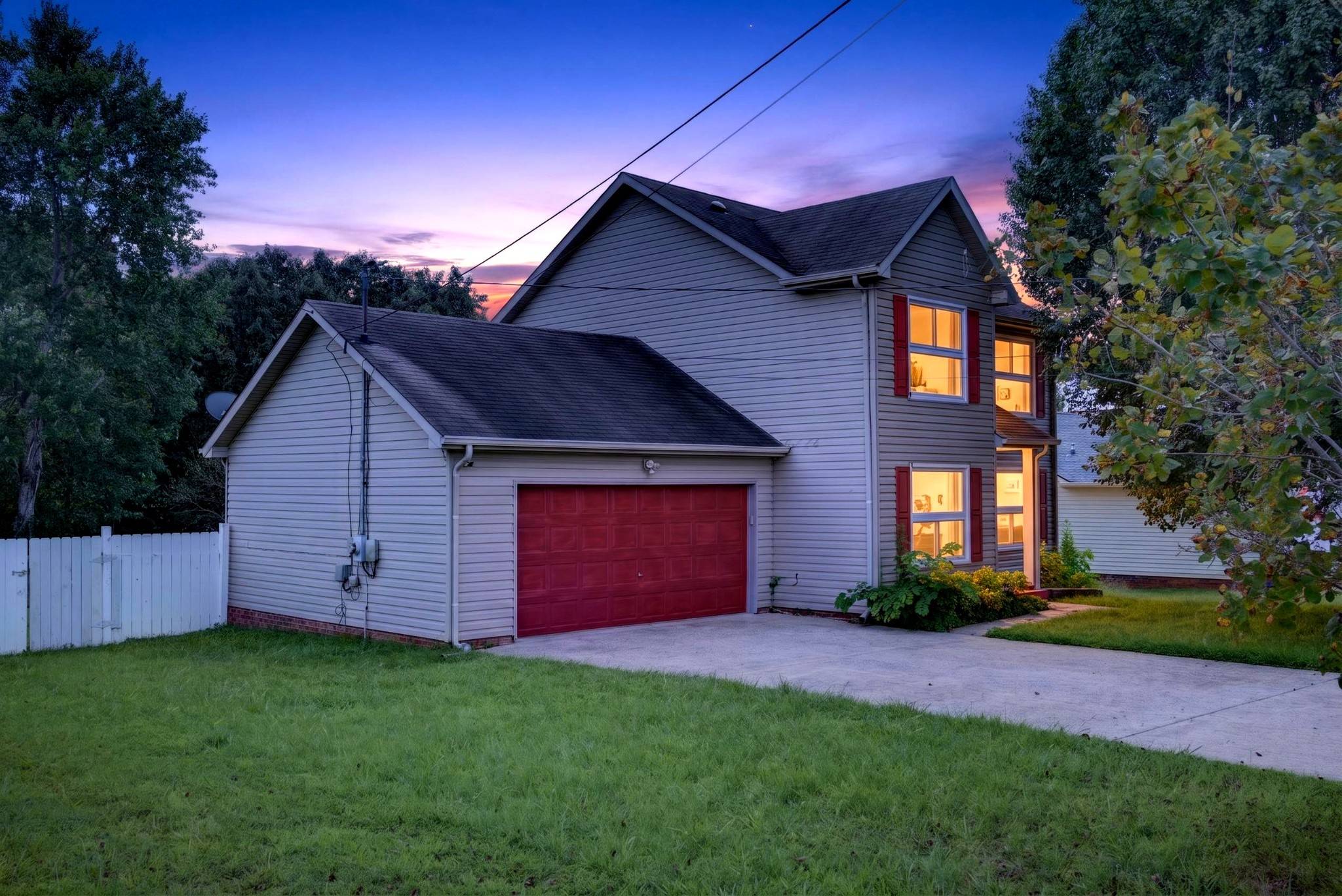735 Cloud Dr, Clarksville, TN 37043