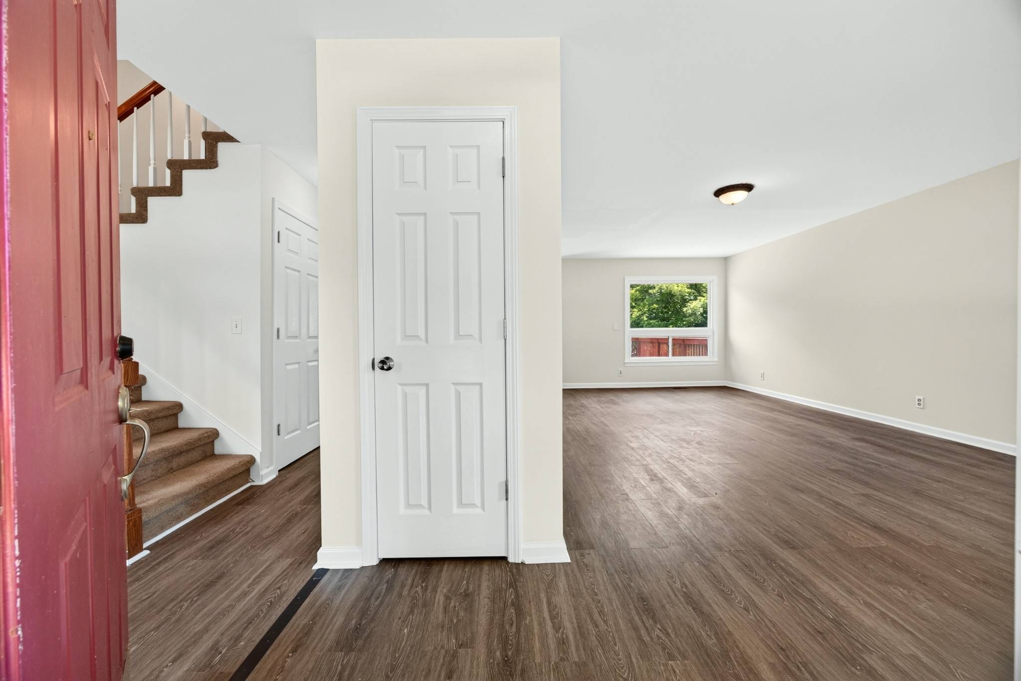 735 Cloud Dr, Clarksville, TN 37043