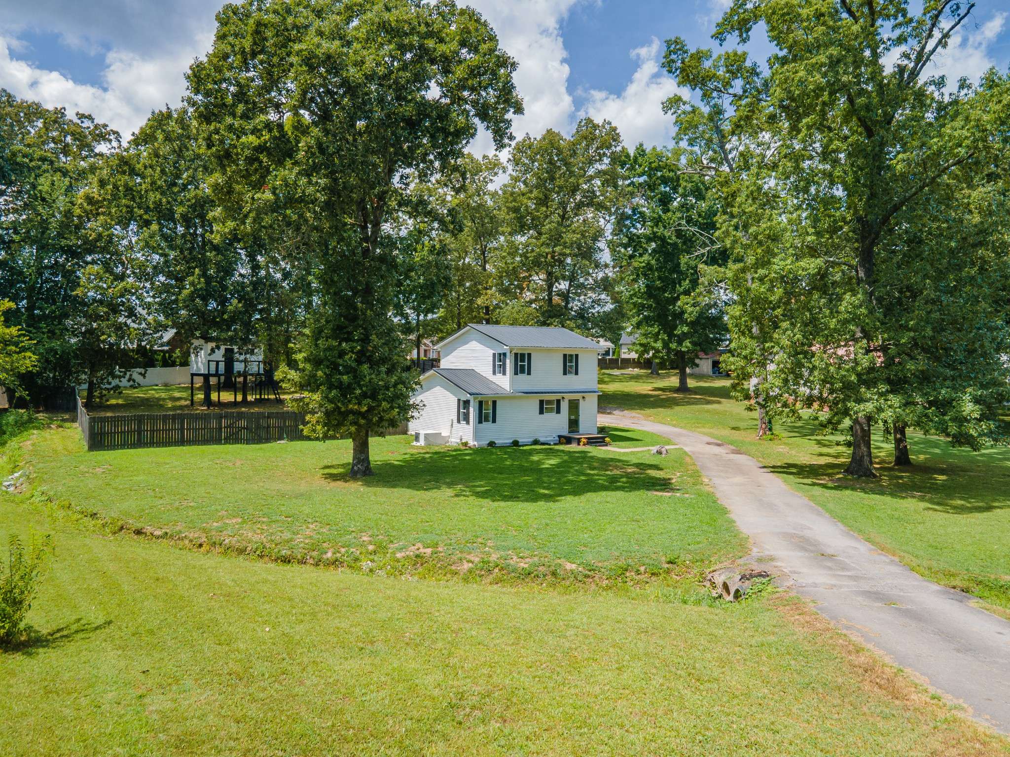 521 Parkway Rd, Tullahoma, TN 37388
