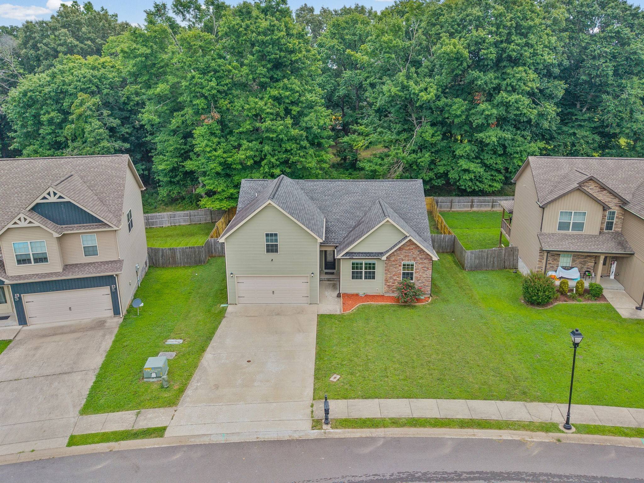 125 Sycamore Hill Dr, Clarksville, TN 37042