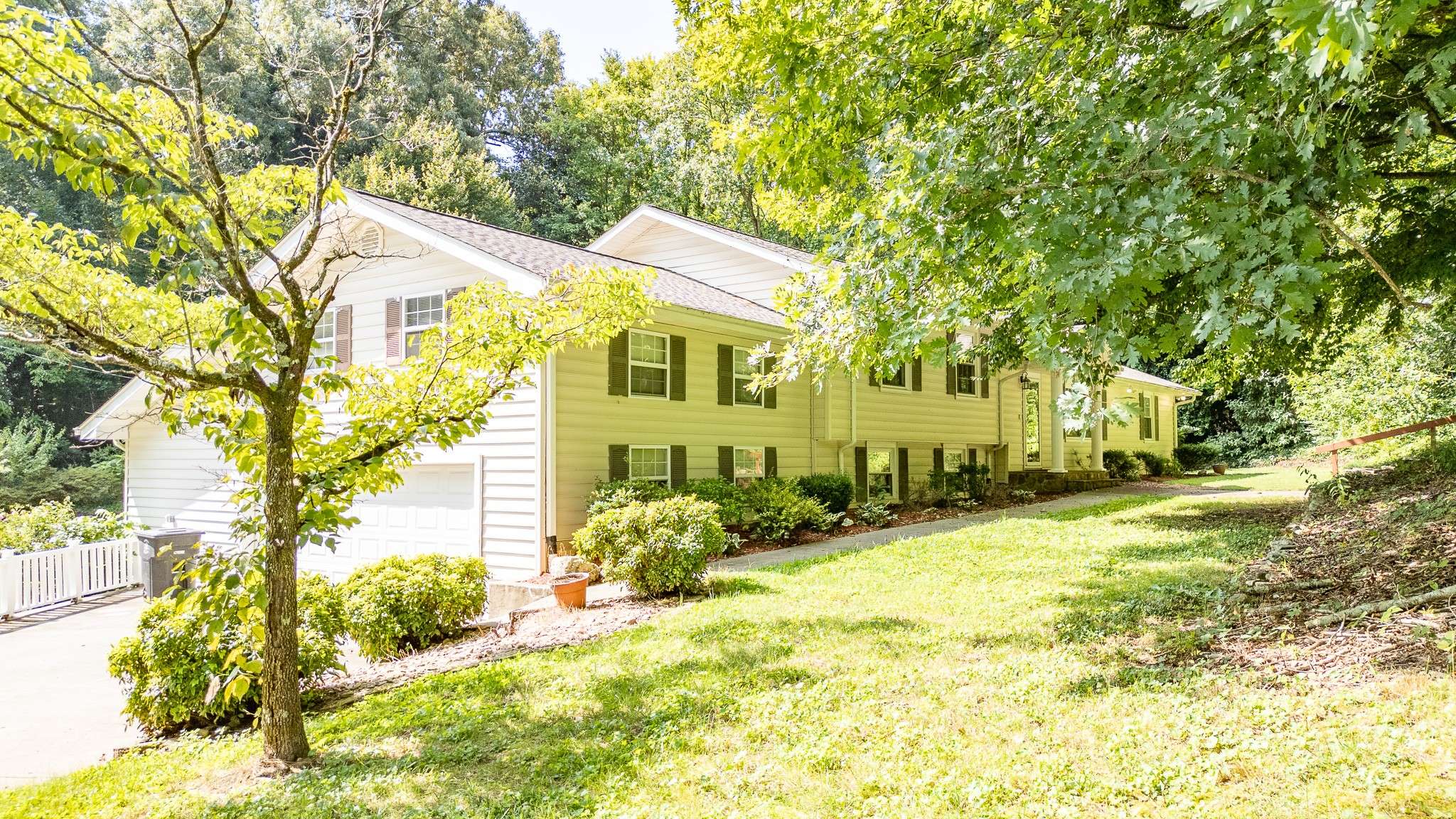 1515 Crestway Drive, Athens, TN 37303