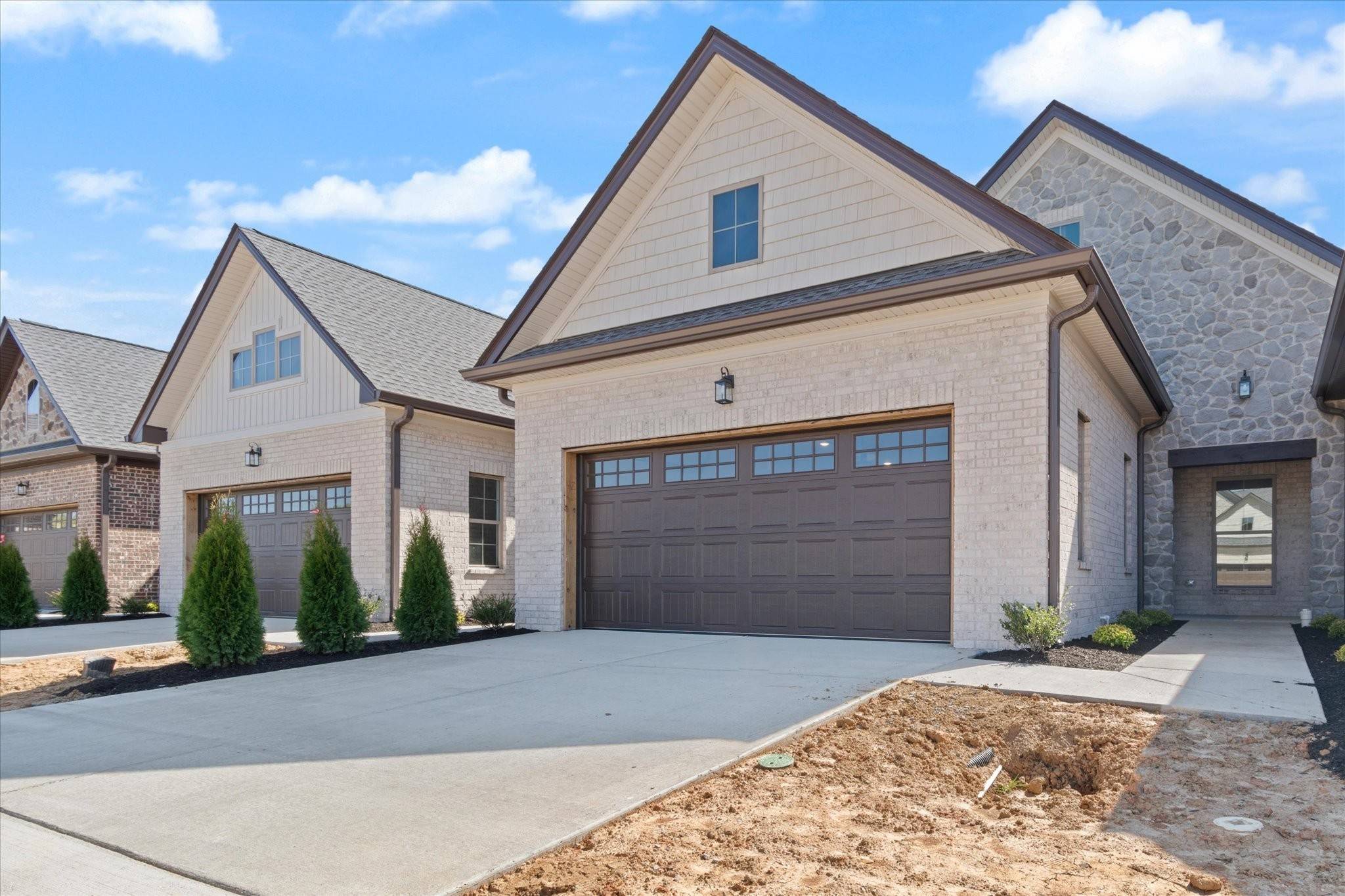 452 W Foxrun, Springfield, TN 37172