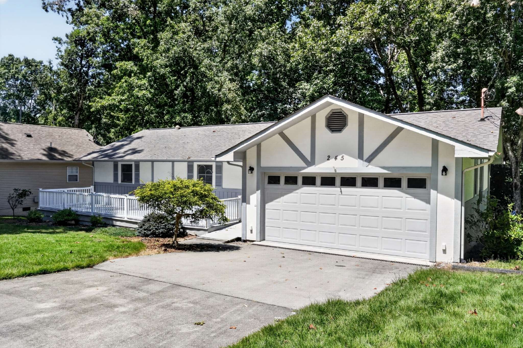 245 Lakeview Dr, Crossville, TN 38558