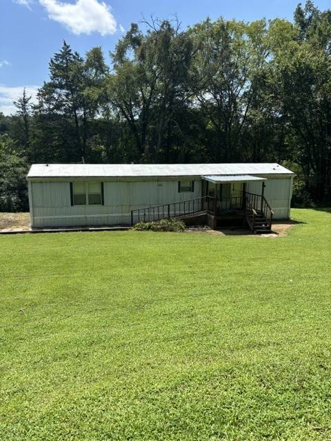 517 W Little Richland Rd, Waverly, TN 37185