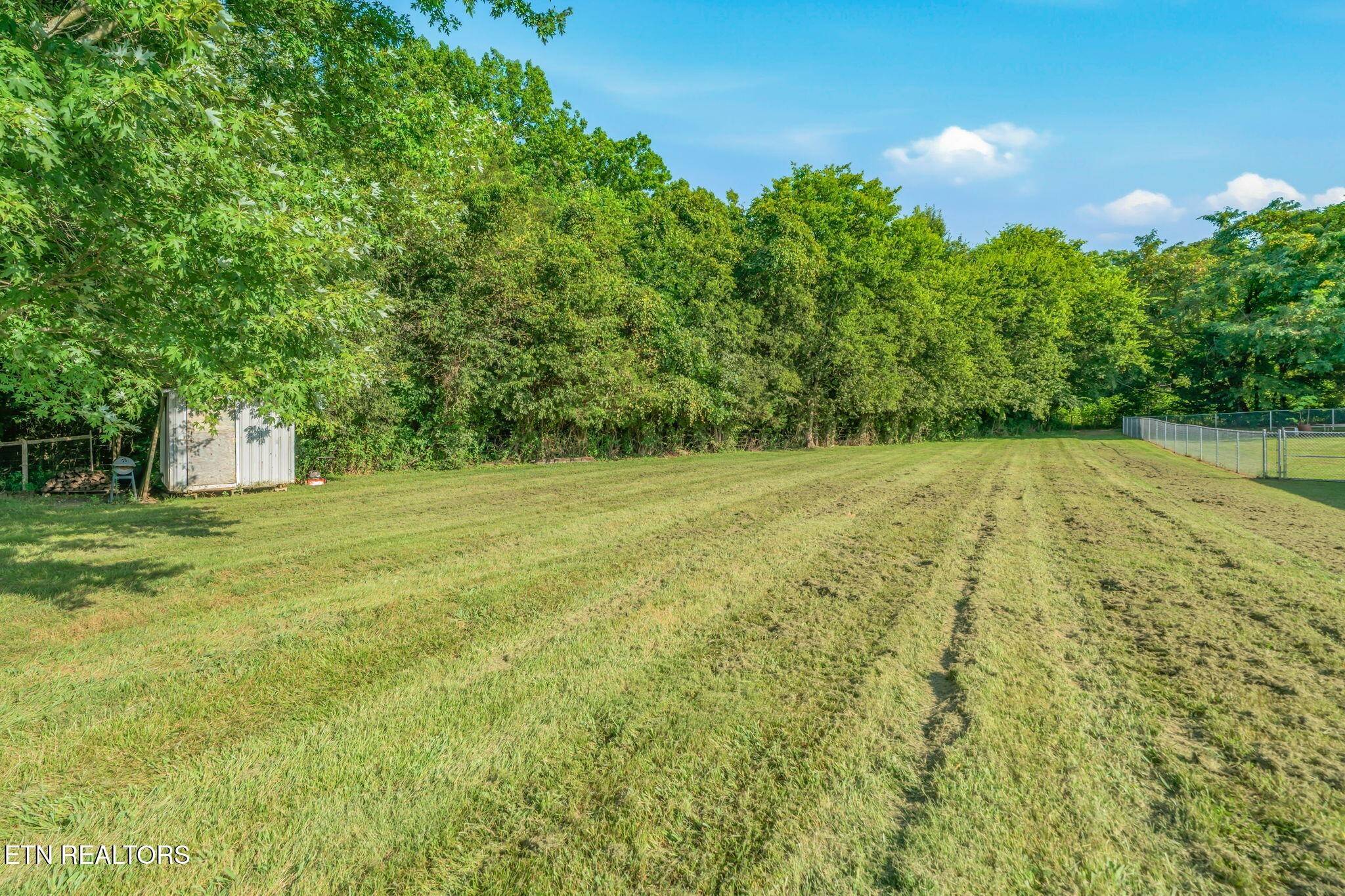 522 Farm Loop Rd, New Market, TN 37820